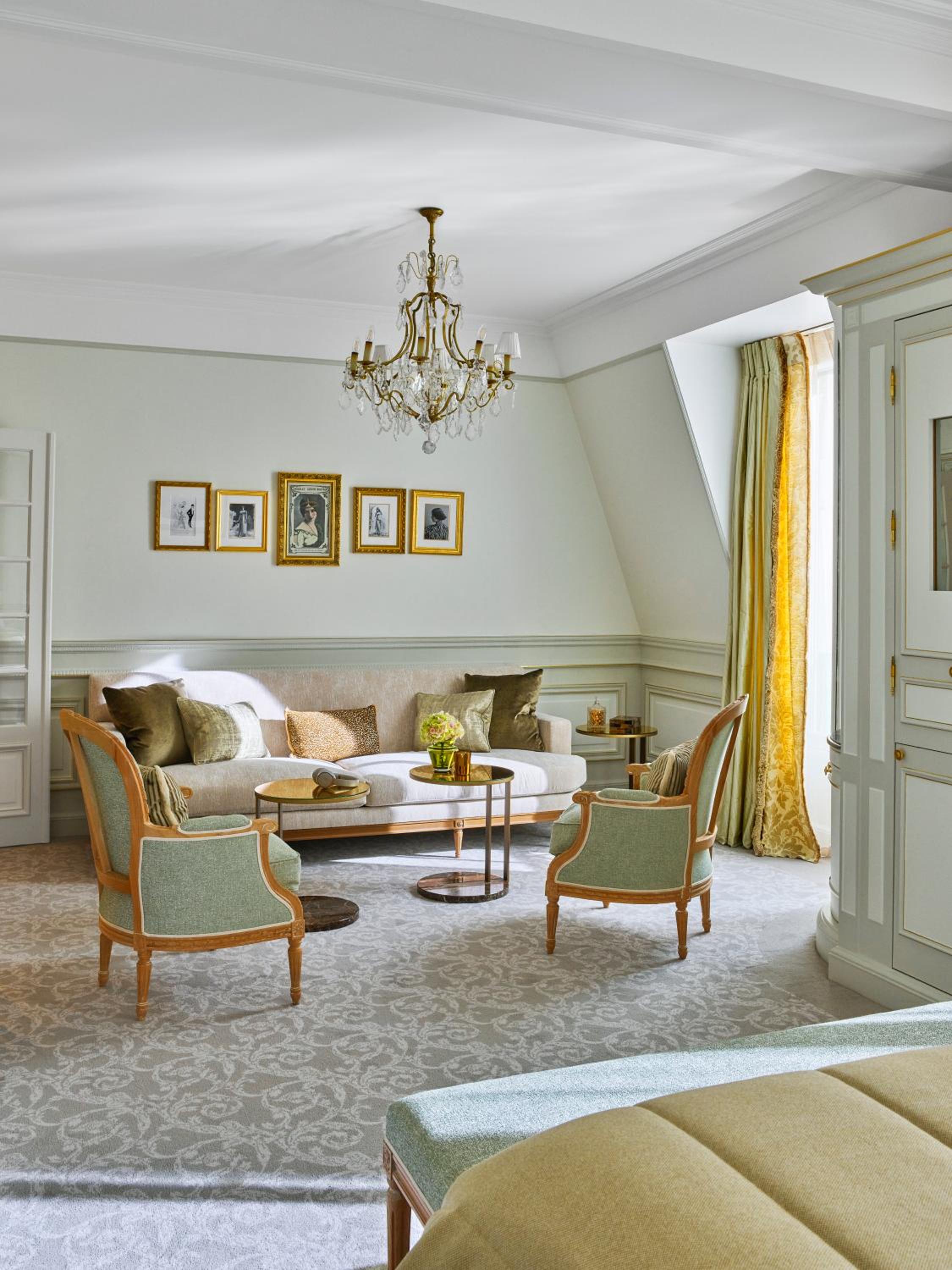Deluxe Junior Suite photo 1
