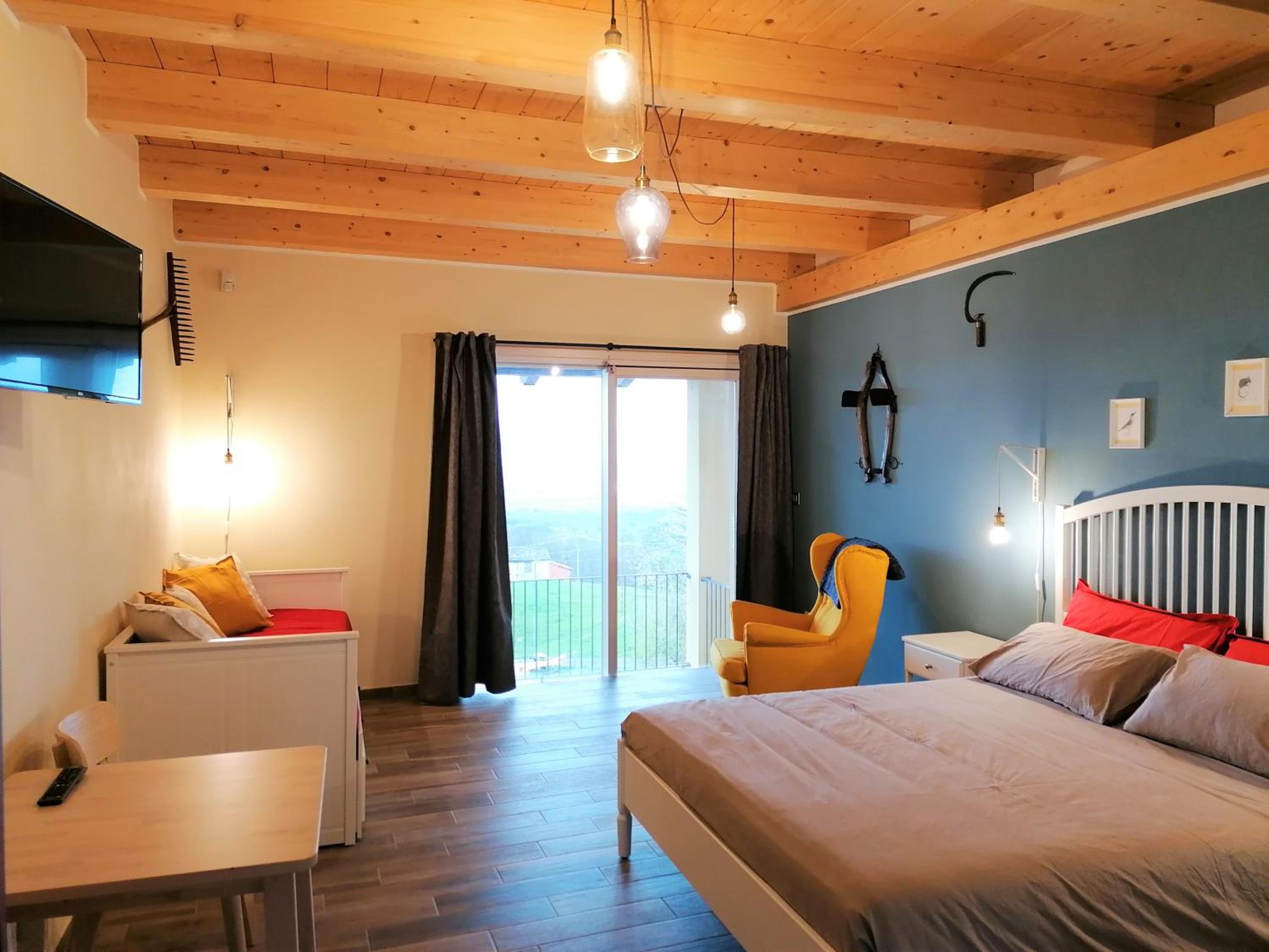 Double Room with Private Bathroom - Photo 3