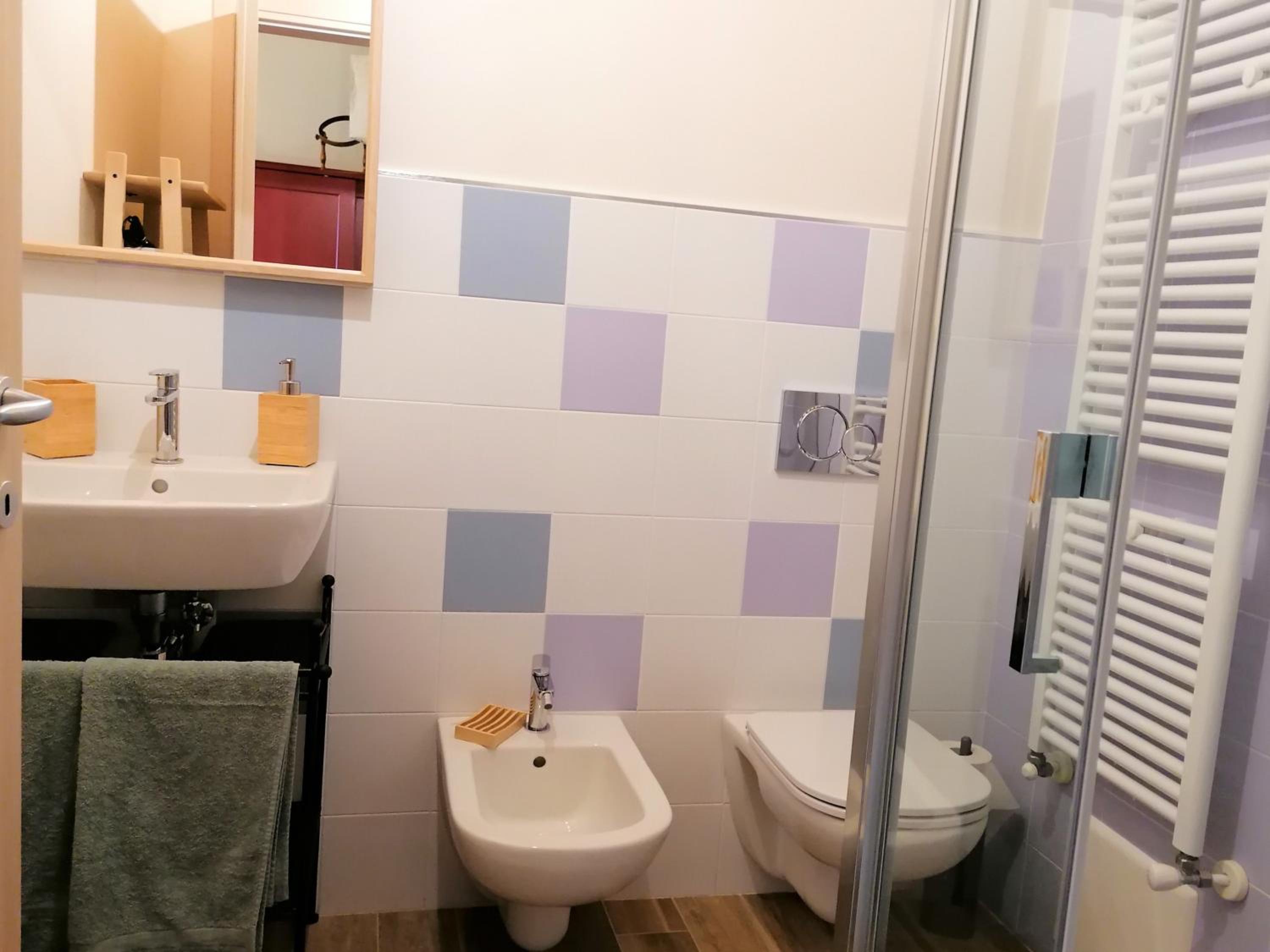Double Room with Private Bathroom - Photo 4