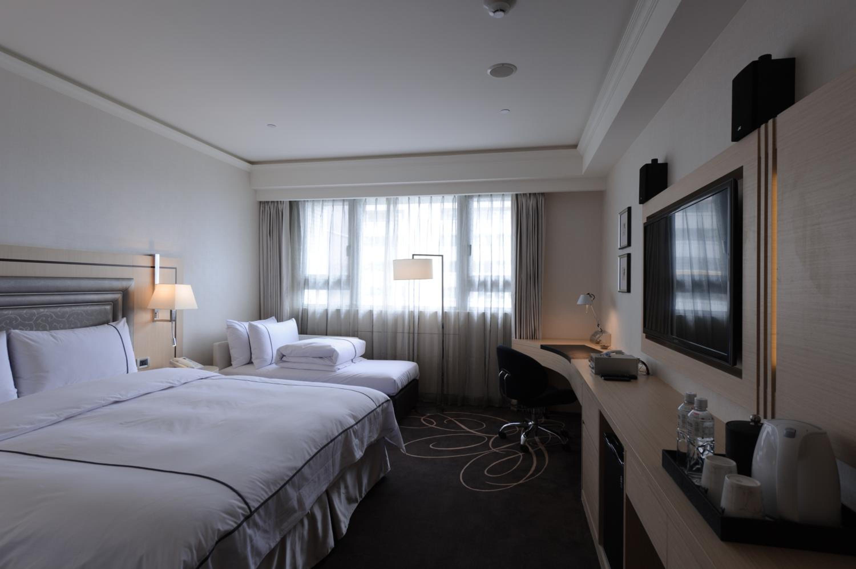 Deluxe Double Room with Extra Bed photo 1