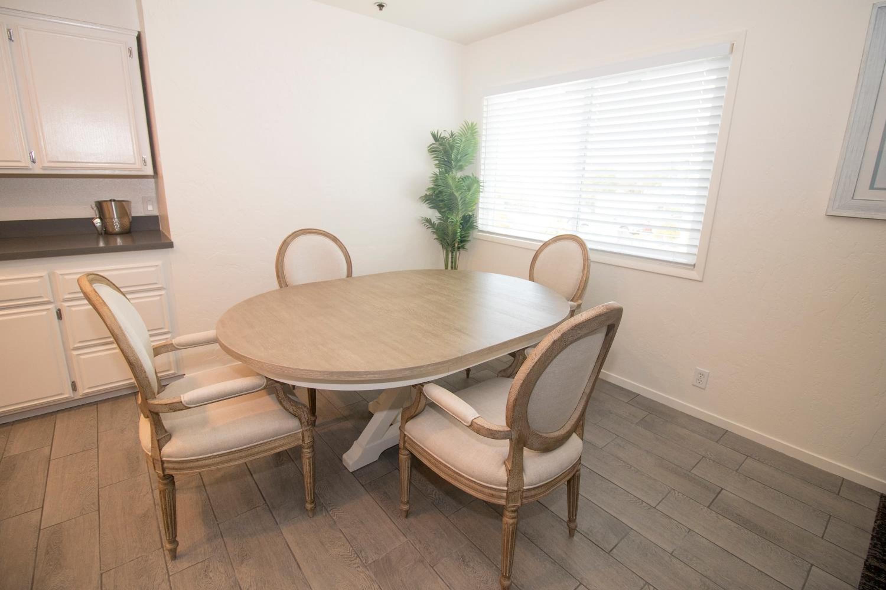 Two-Bedroom Suite - Photo 5