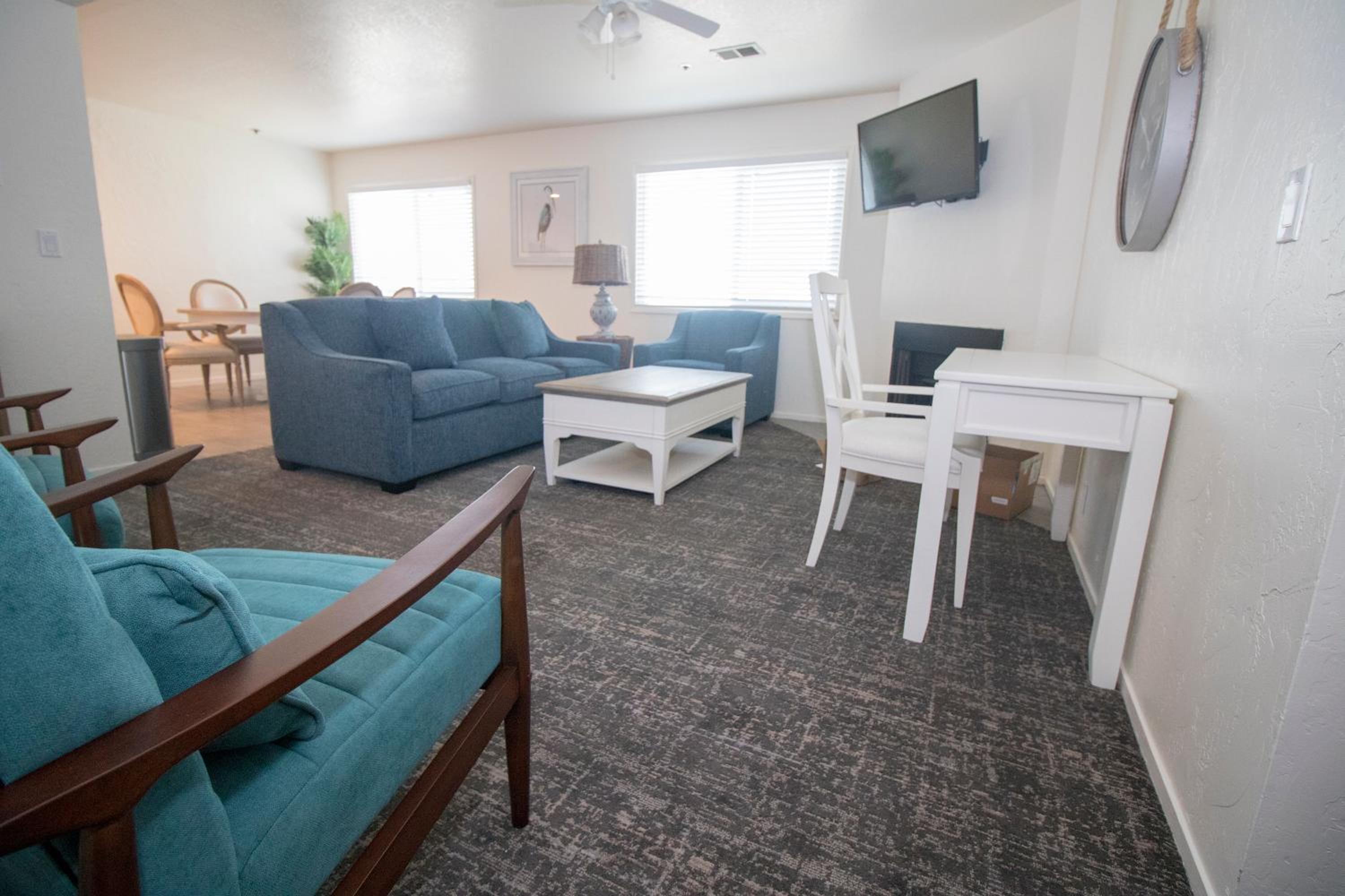 Two-Bedroom Suite - Photo 2