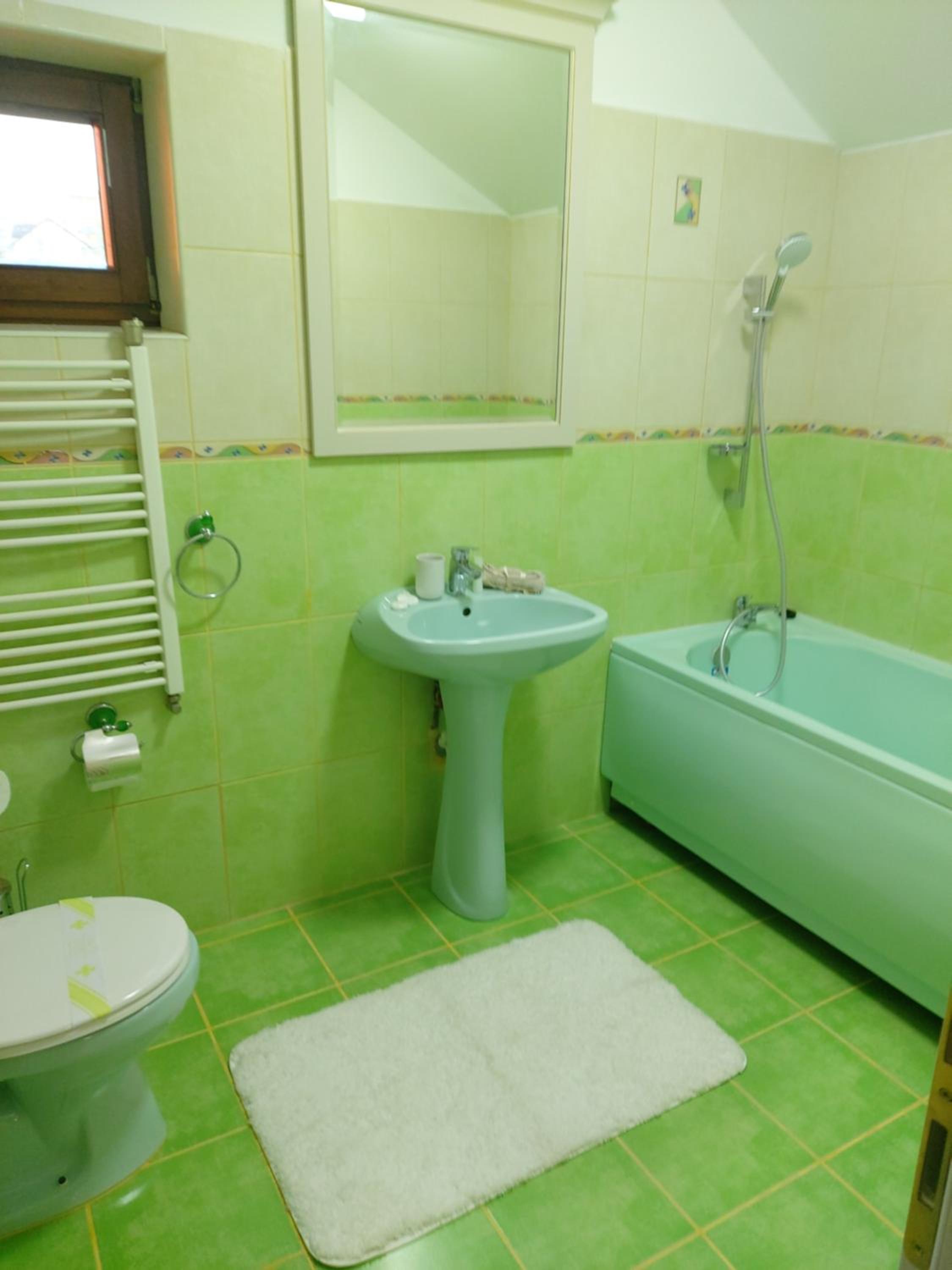 Deluxe Double Room with Bath - Photo 4