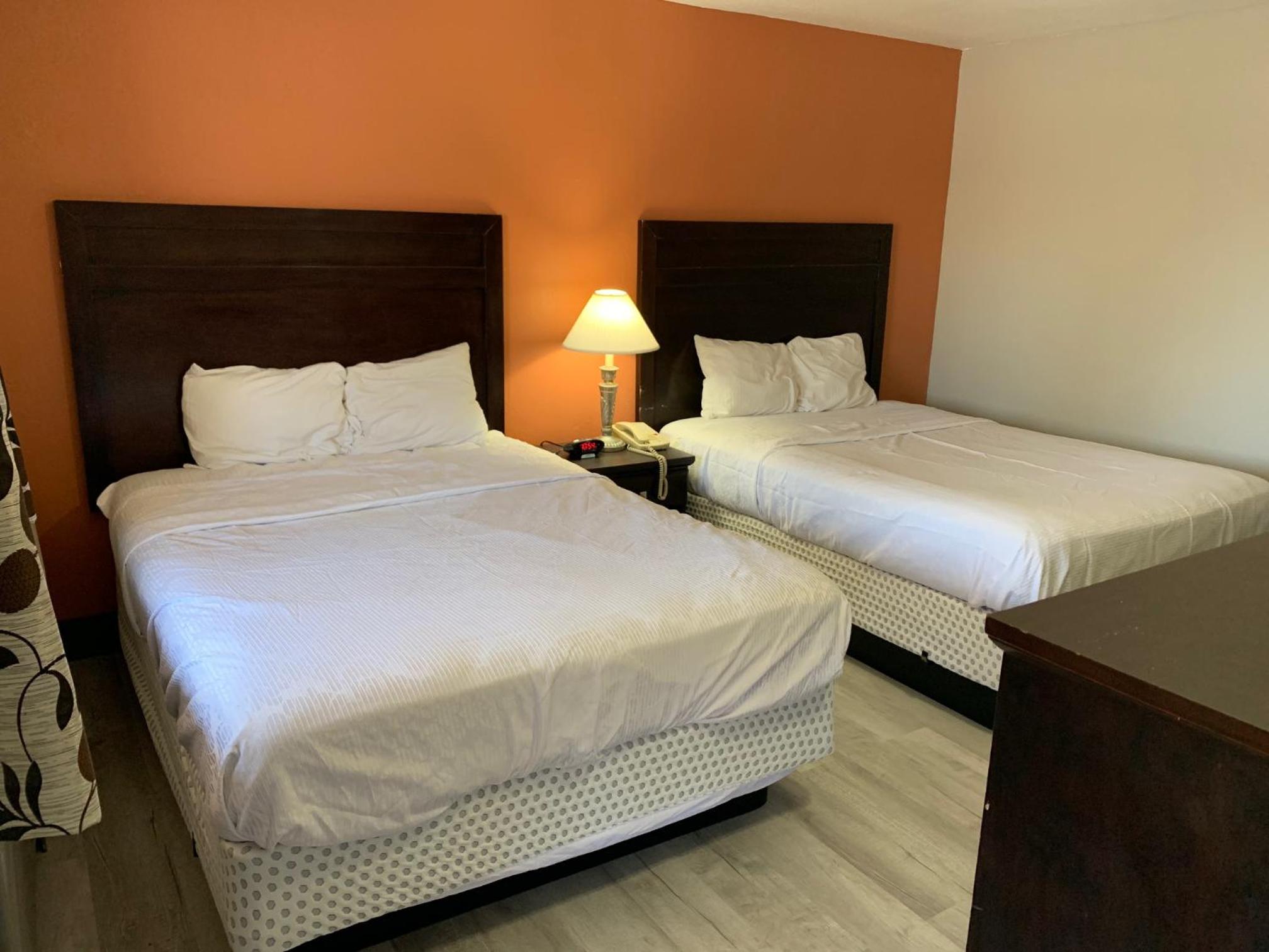 Standard Queen Room with Two Queen Beds - Non Smoking  photo 1
