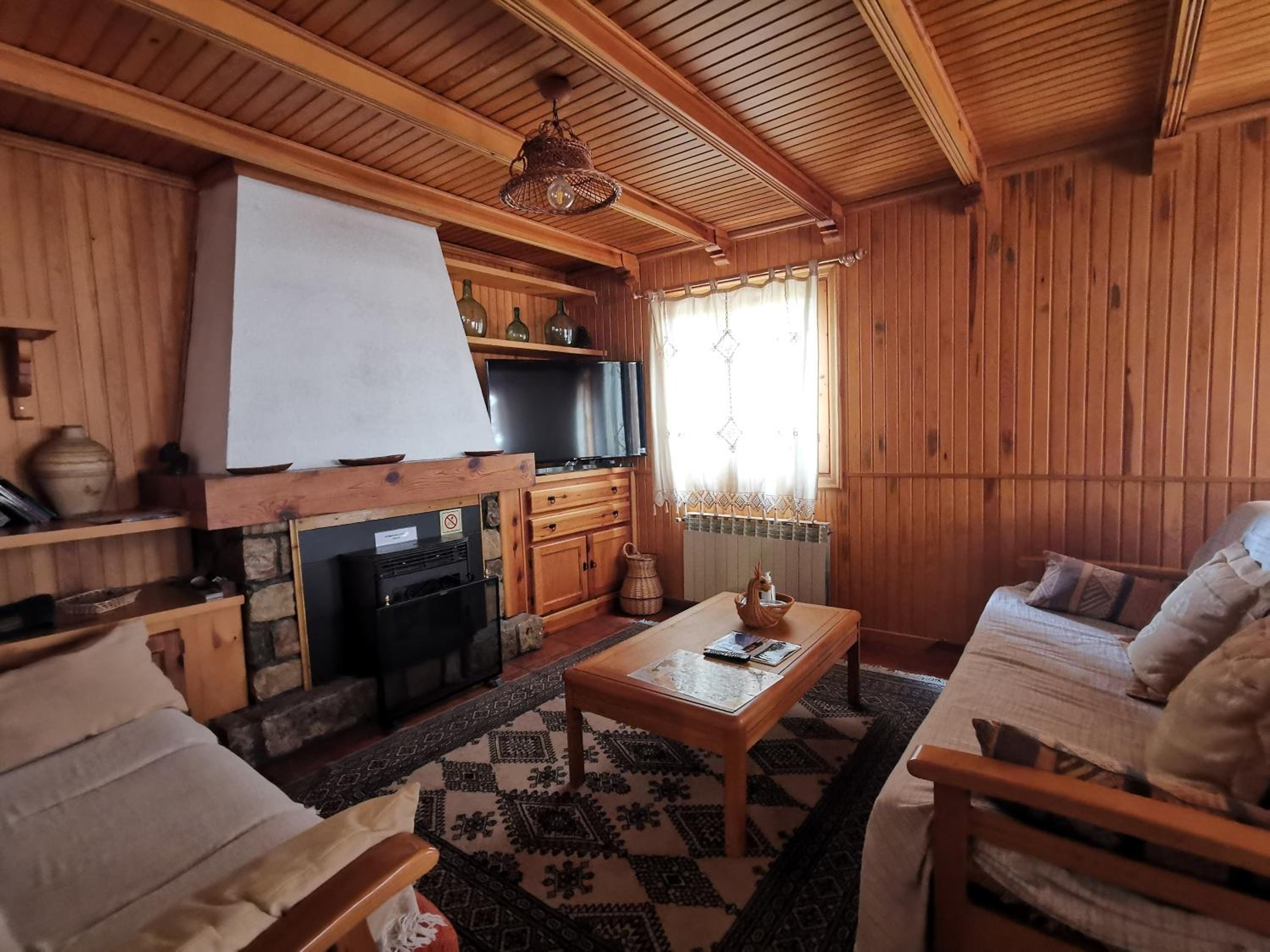 Three-Bedroom Apartment - Photo 15