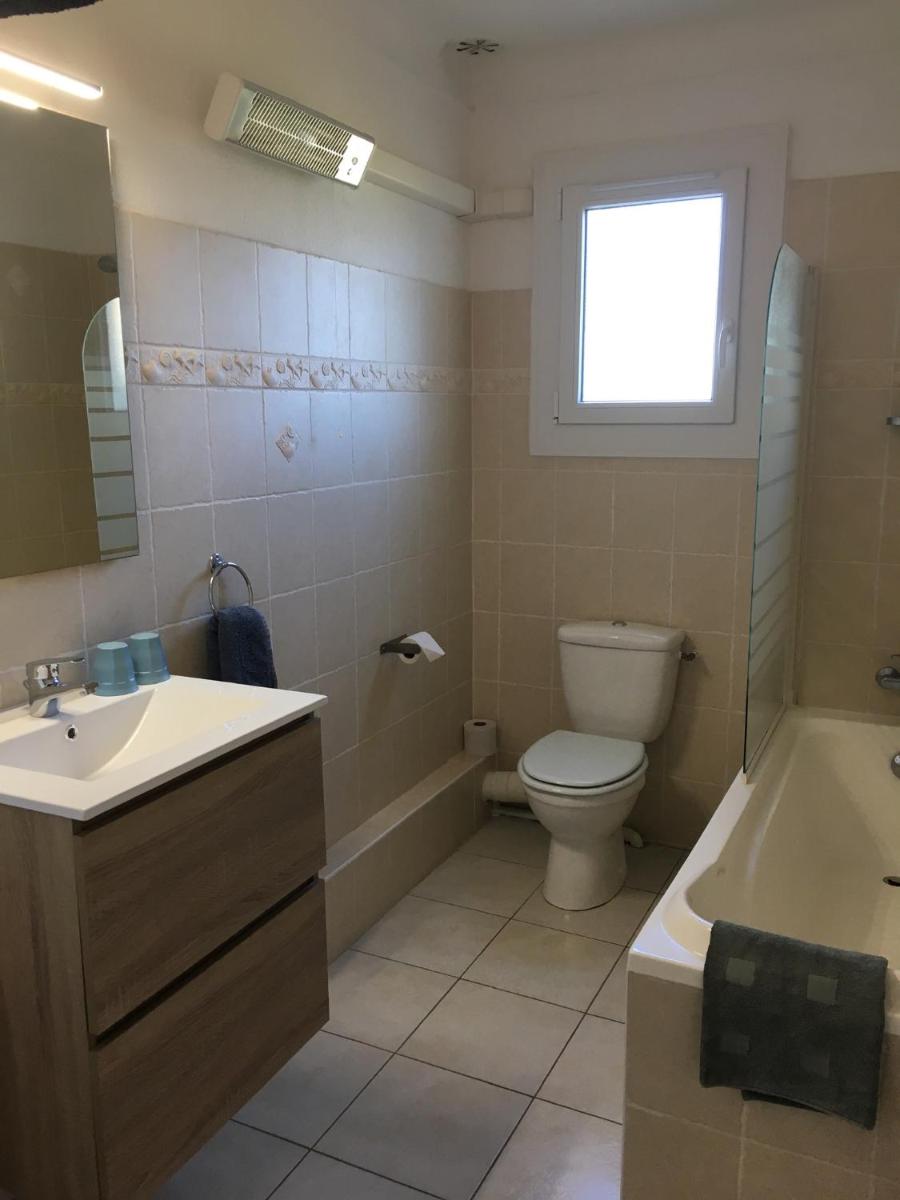 Triple Room with Bath photo 2