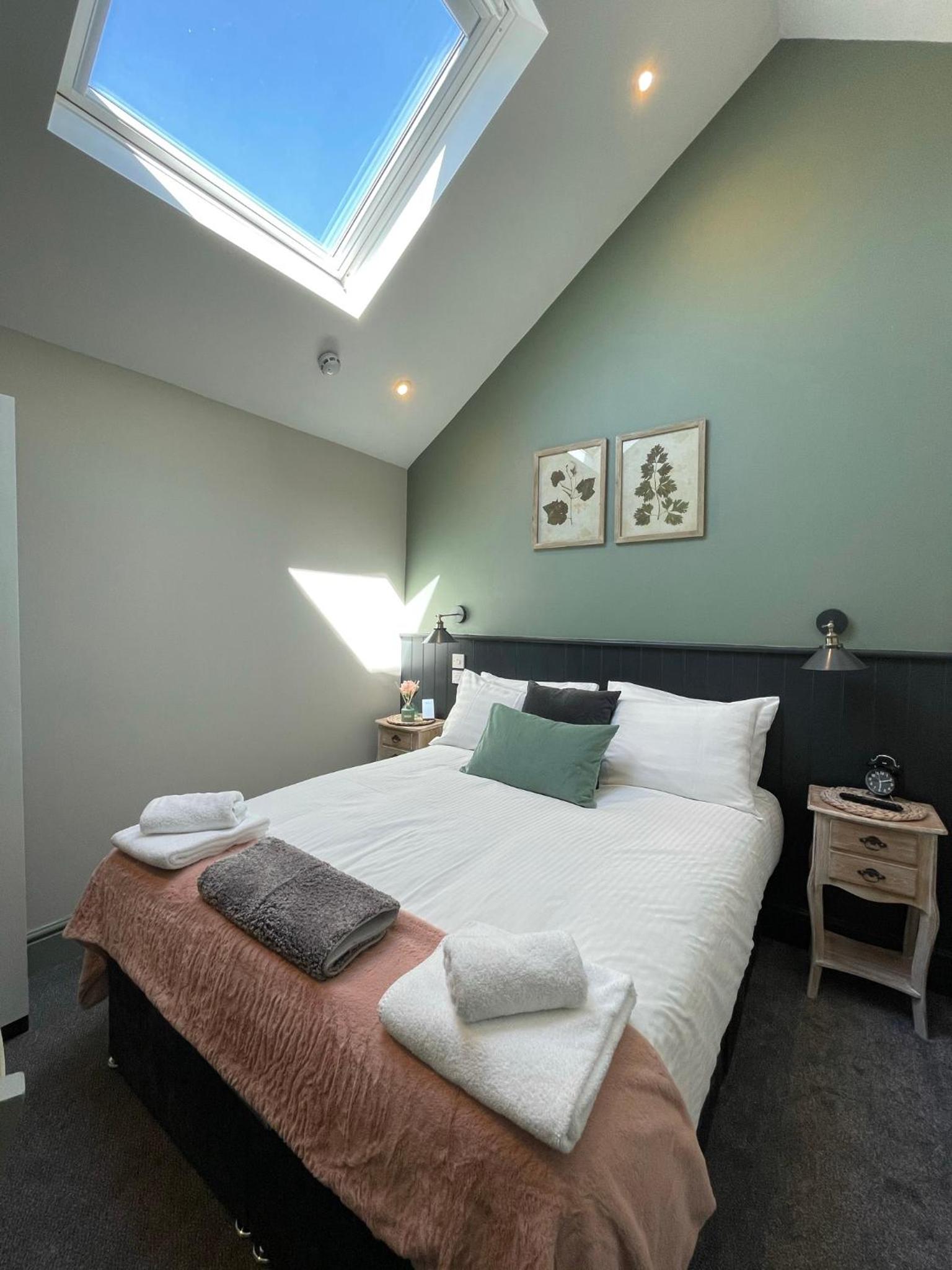 Double or Twin Room with Shower photo 3