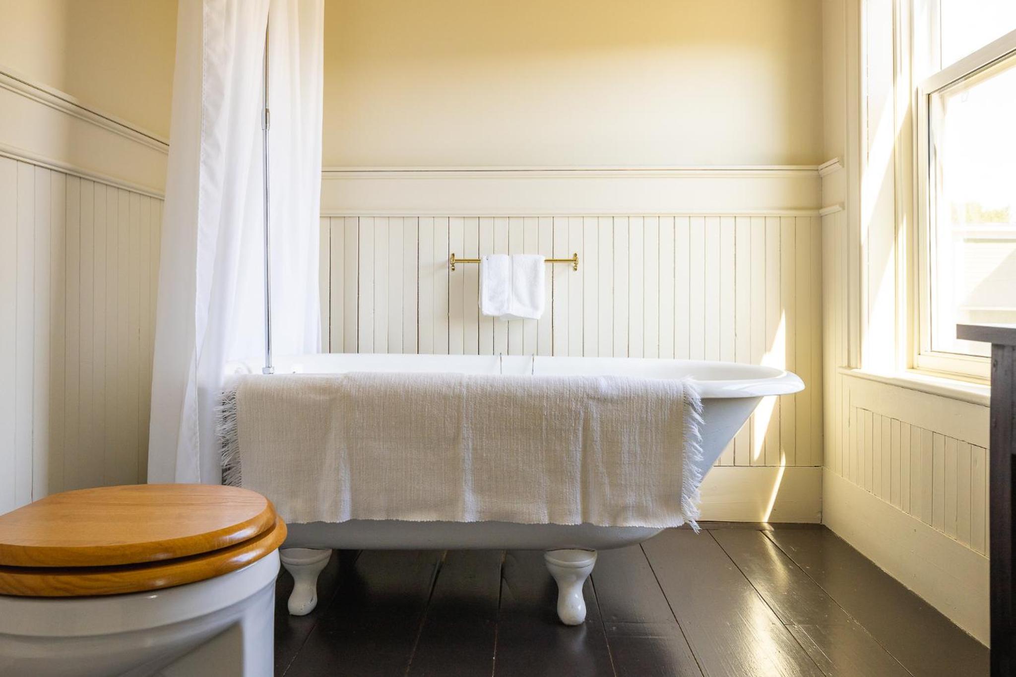 Standard Queen Room - Photo 4