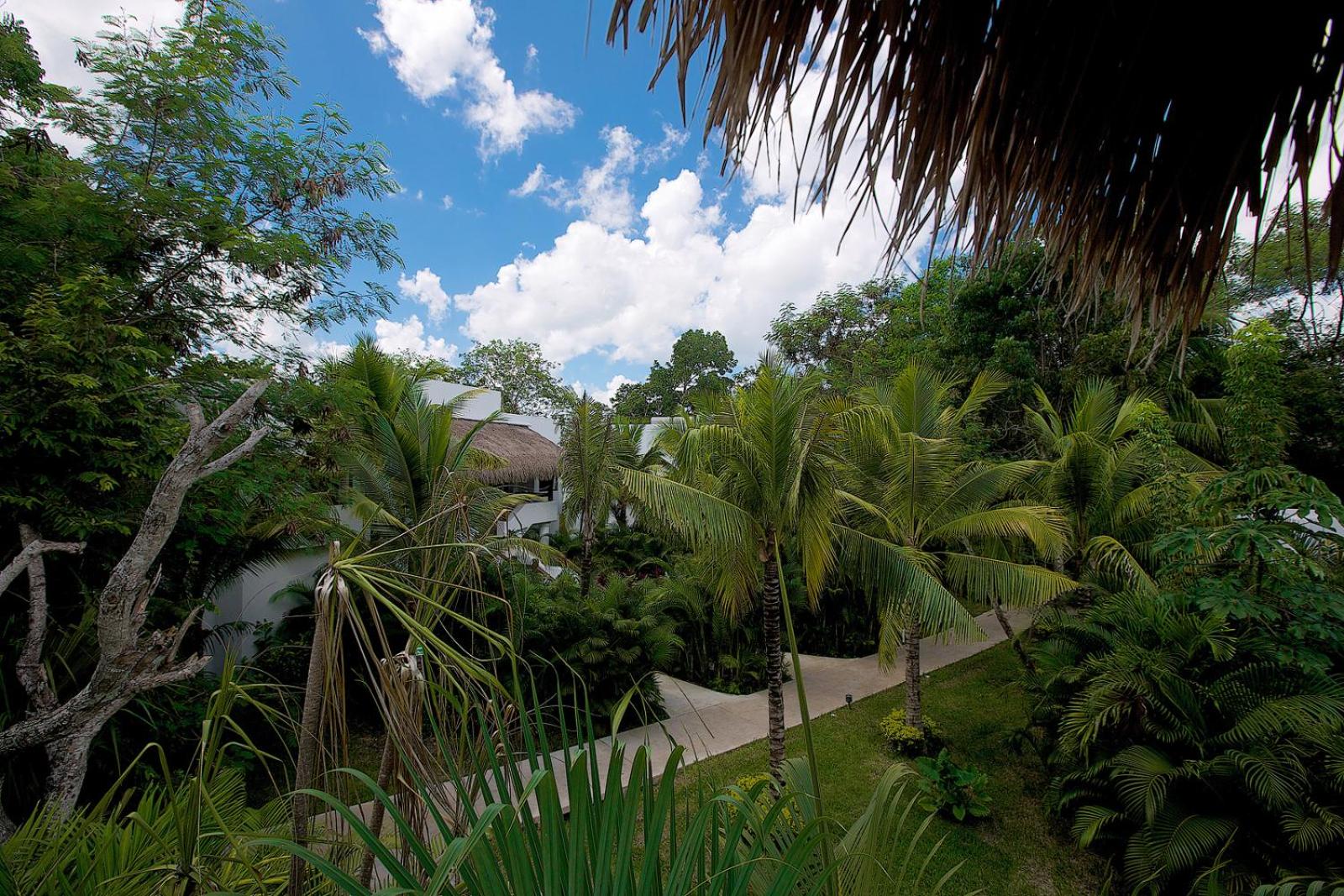 Standard Twin Room with Garden View - Photo 4
