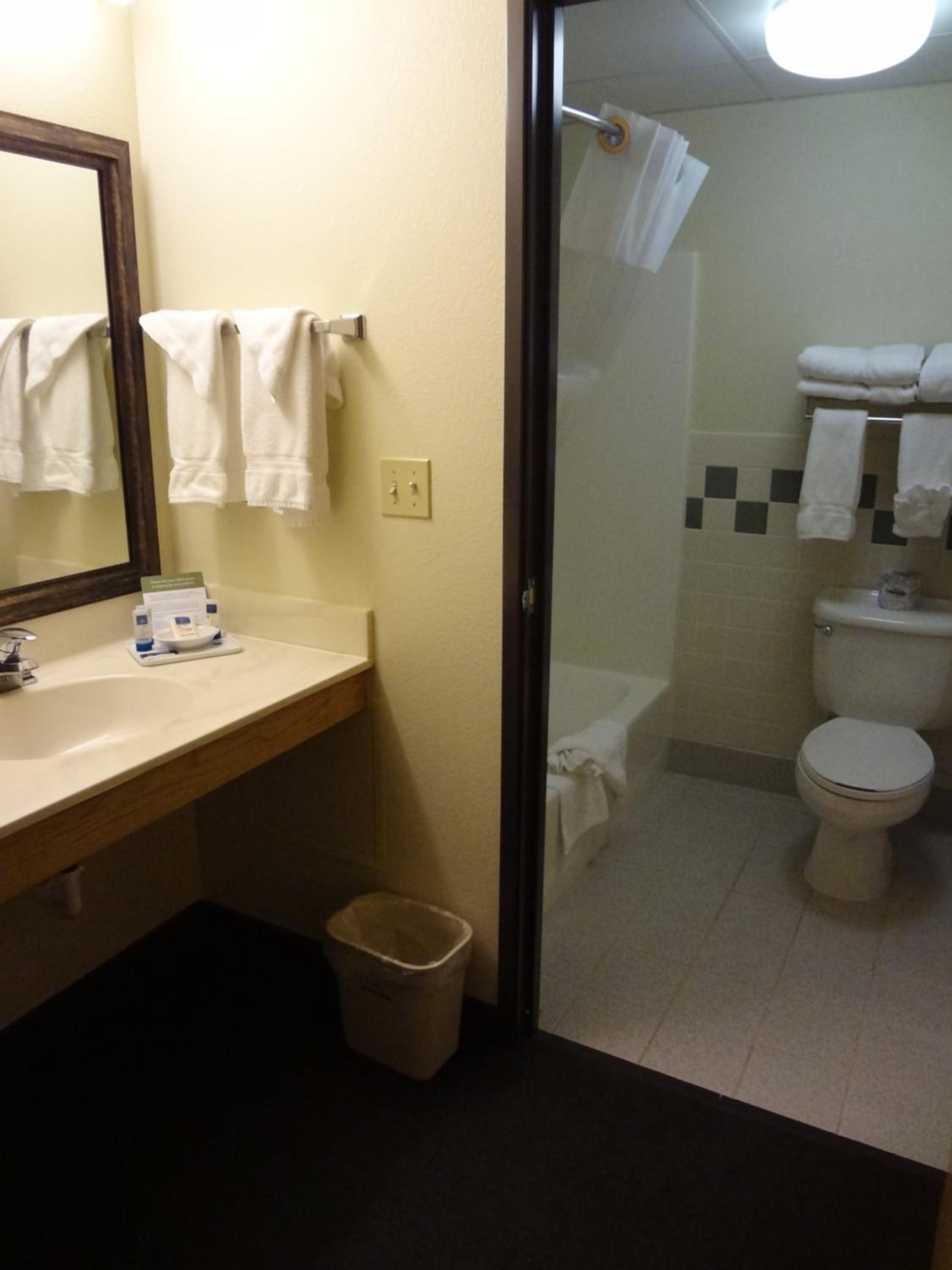 King/Queen Room - Non-Smoking photo 3