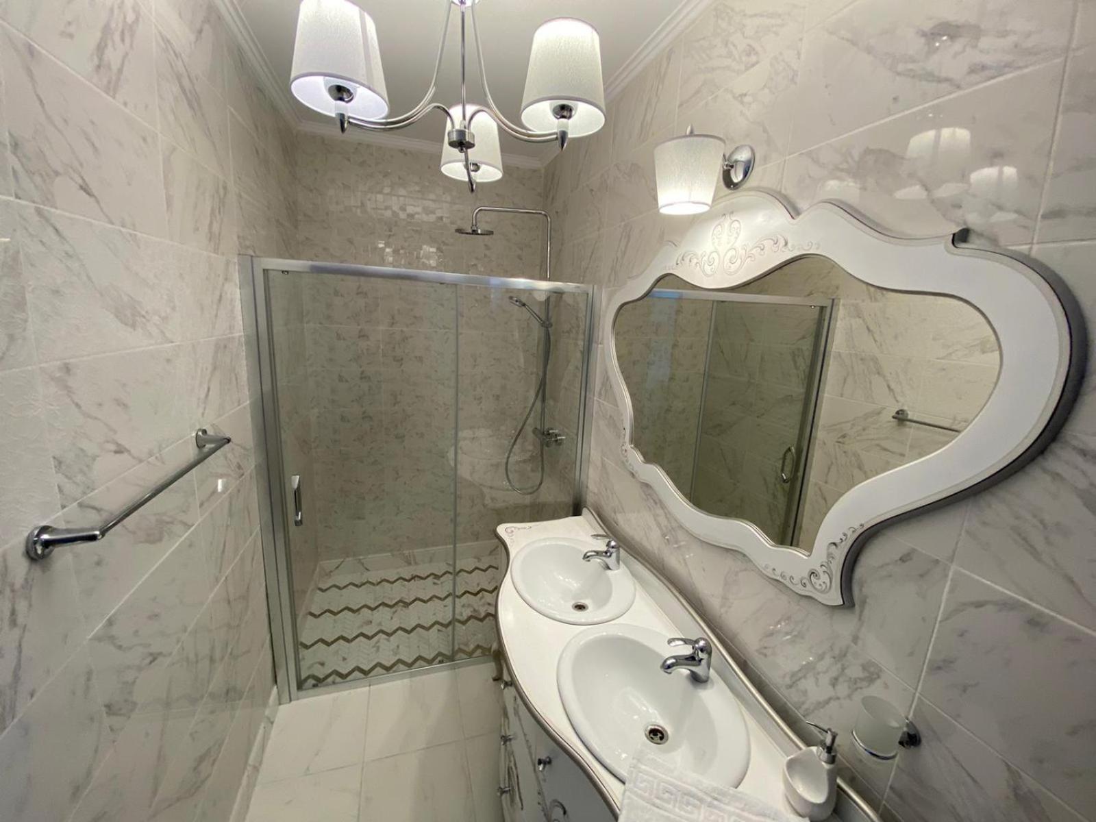 Three-Bedroom Villa - Photo 9