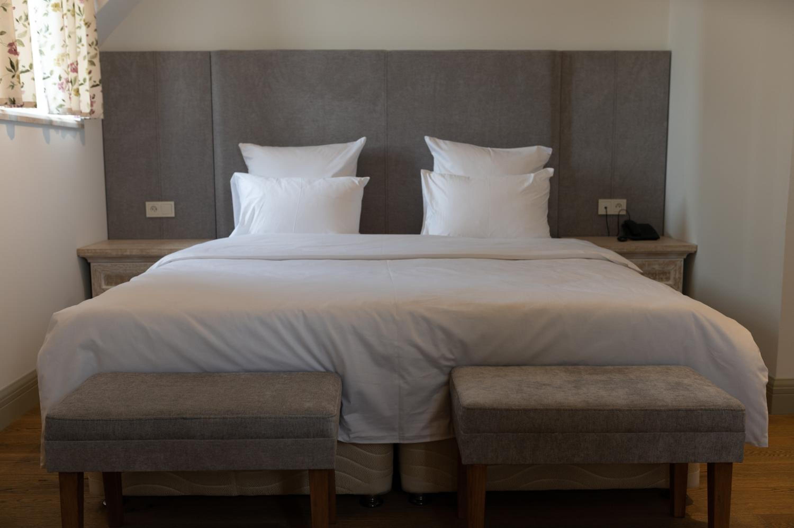 Standard King Room photo 2