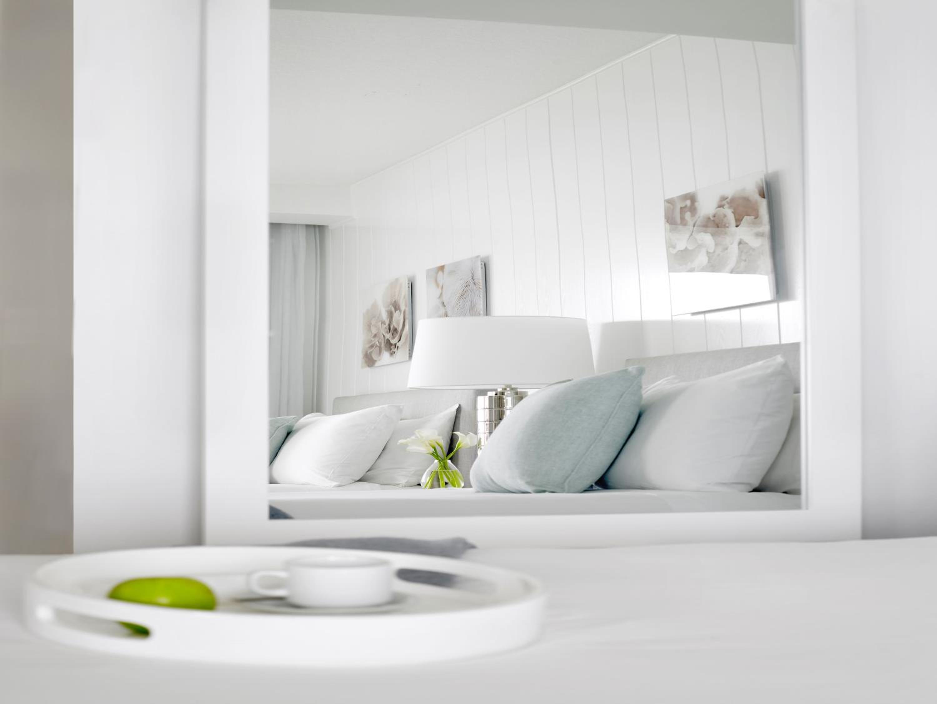 Deluxe Double Room with Balcony and Sea View