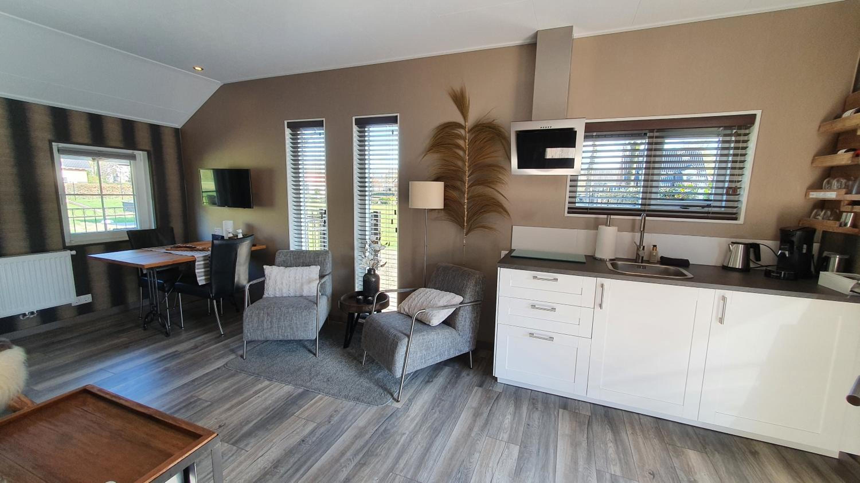 Apartment with Terrace photo 3