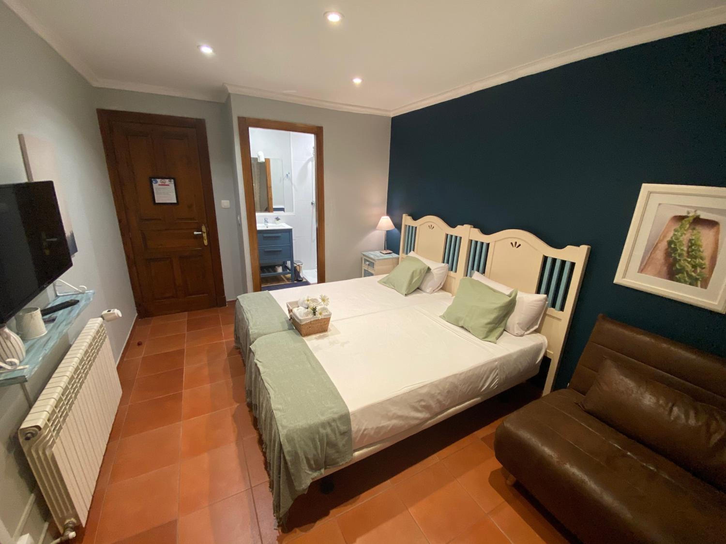 Habitación Triple con Baño Privado