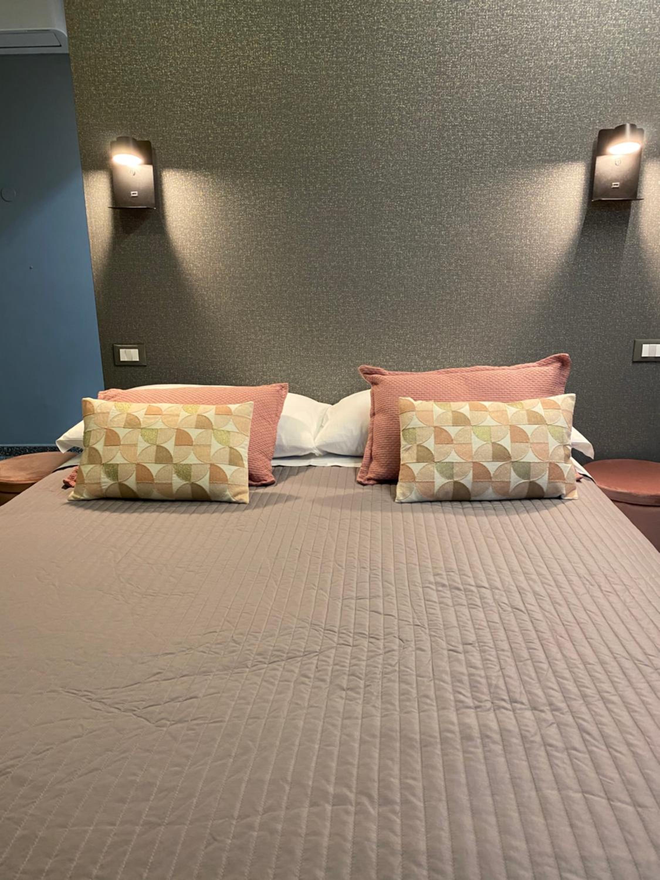 Double Room - Photo 3