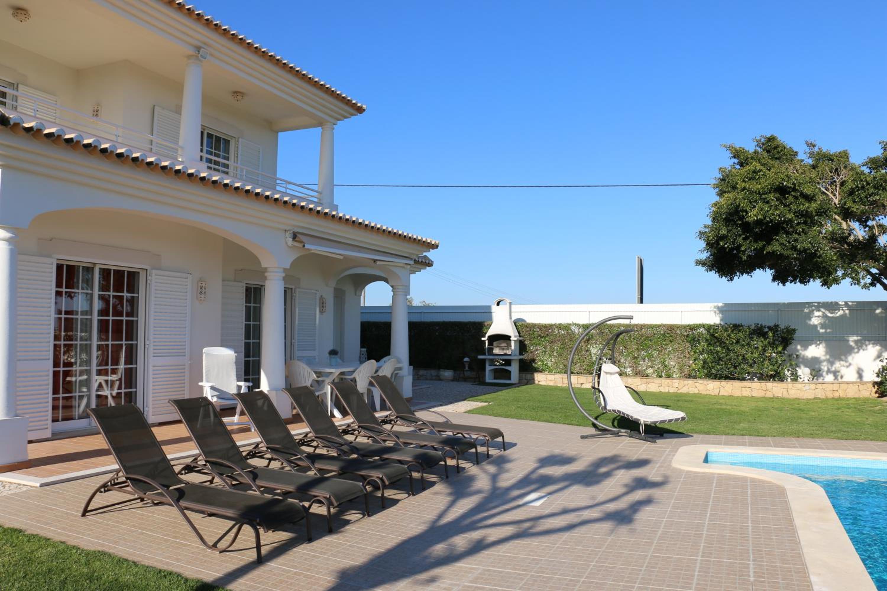 Villa photo 2
