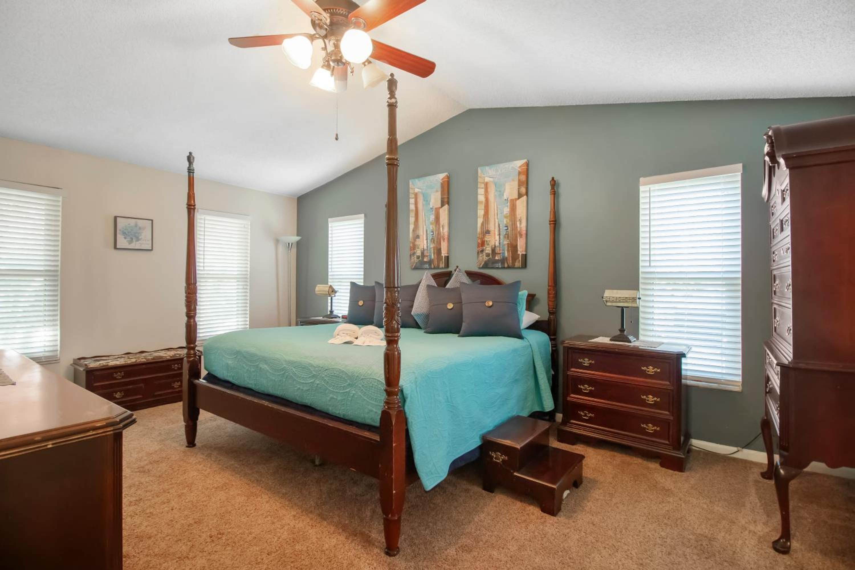 Four-Bedroom House photo 1