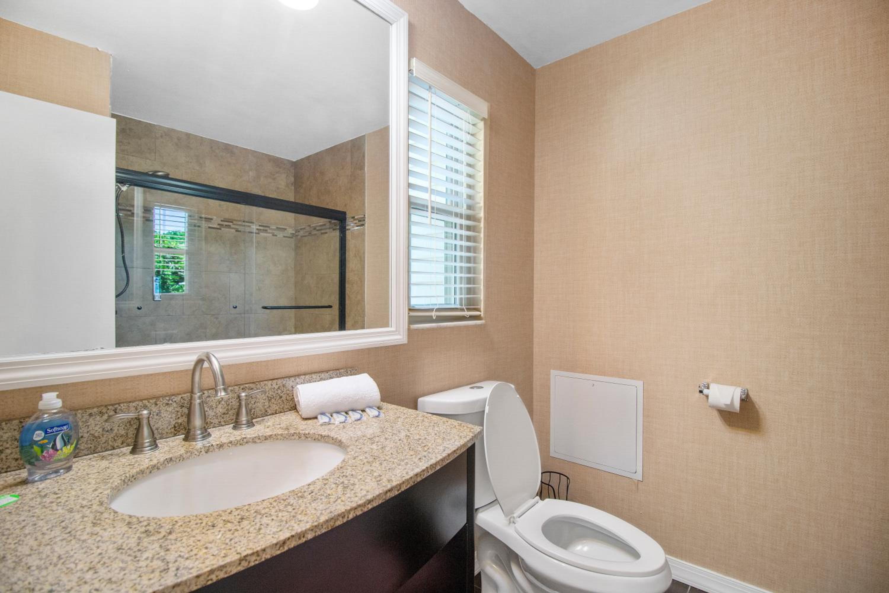 Four-Bedroom House photo 2