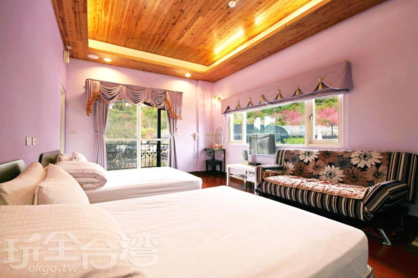 Quadruple Room with Balcony photo 2