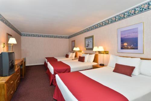 1 King Bed, Deluxe Room, Jetted Tub, Non-Smoking - Photo 1