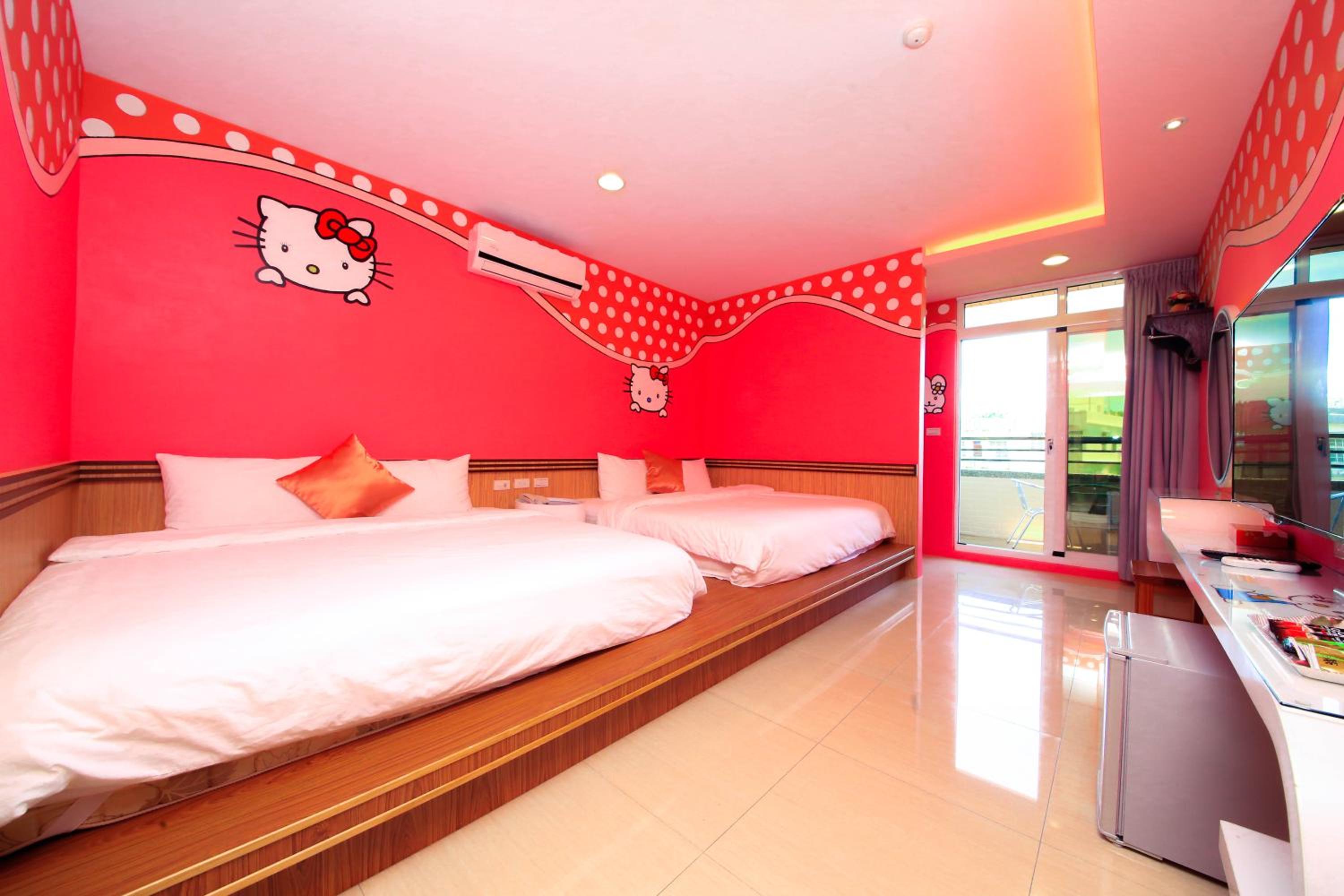 Superior Quadruple Room with Balcony photo 3