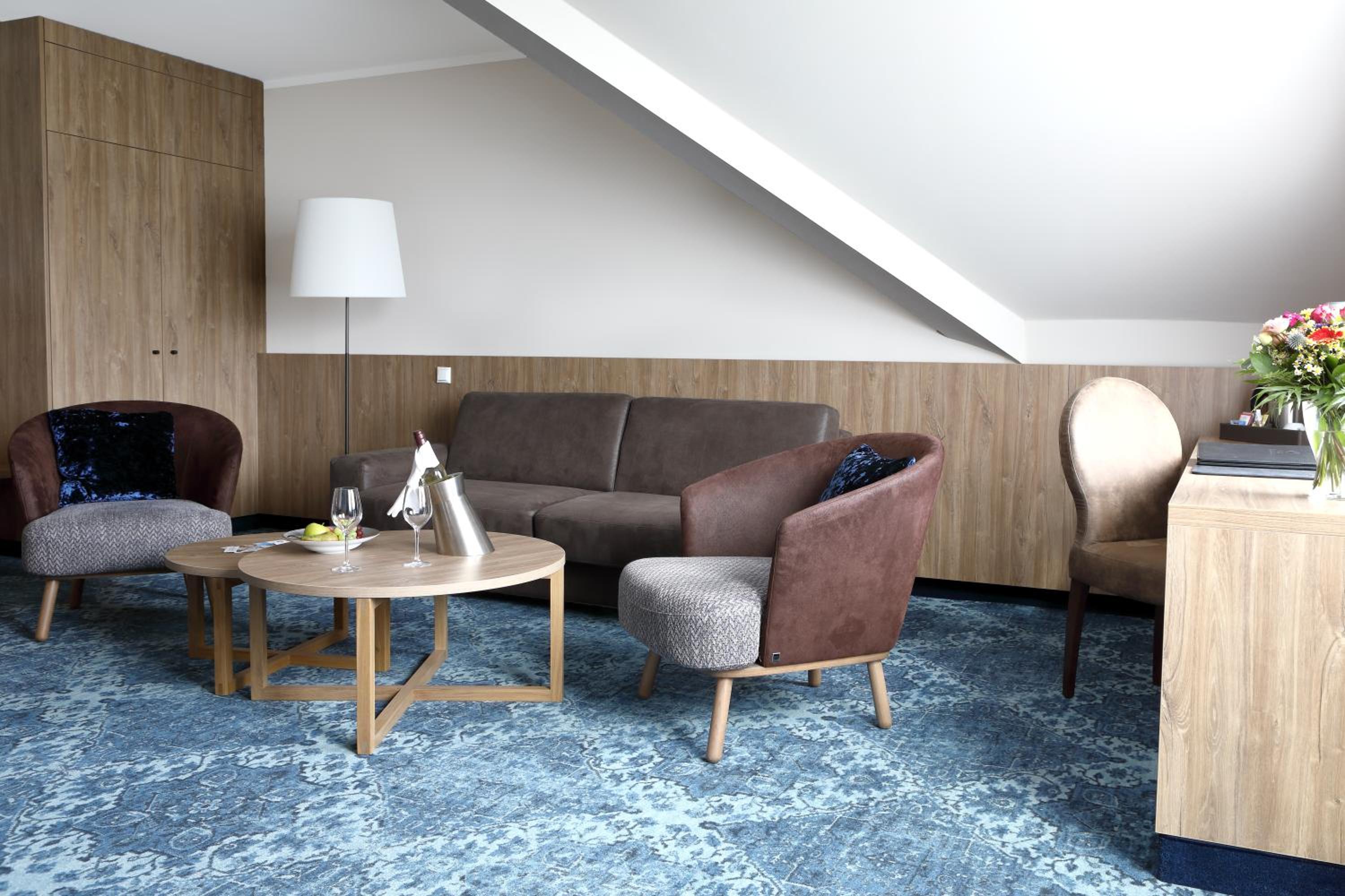 Suite with Double Bed - Photo 11