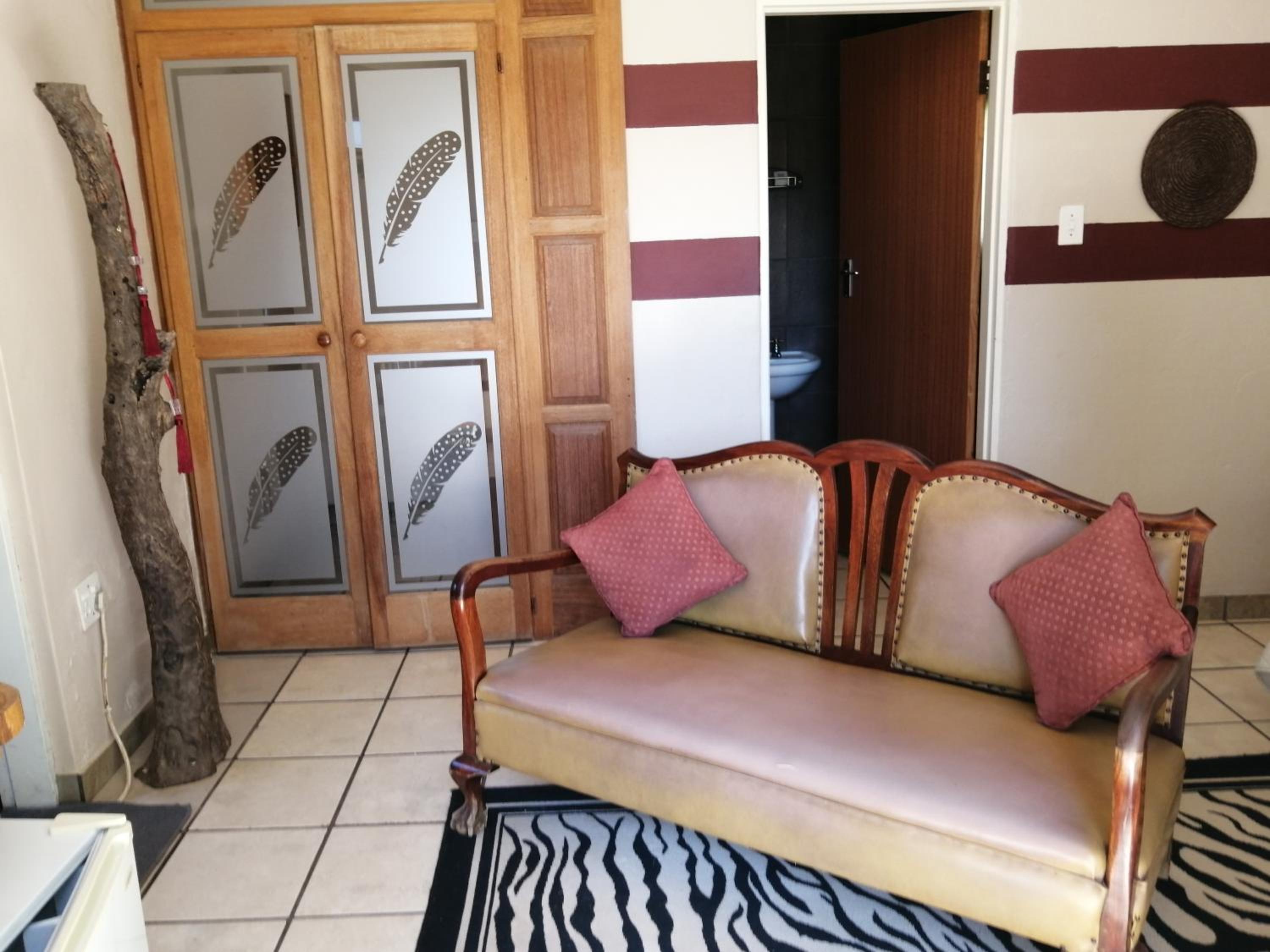 Double Room with Garden View - Photo 12