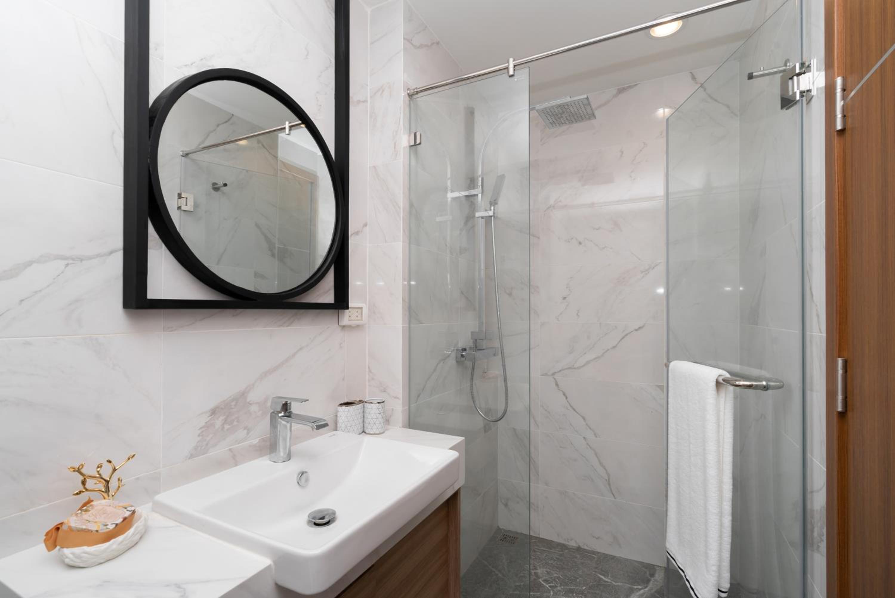 Two-Bedroom Suite - Photo 4