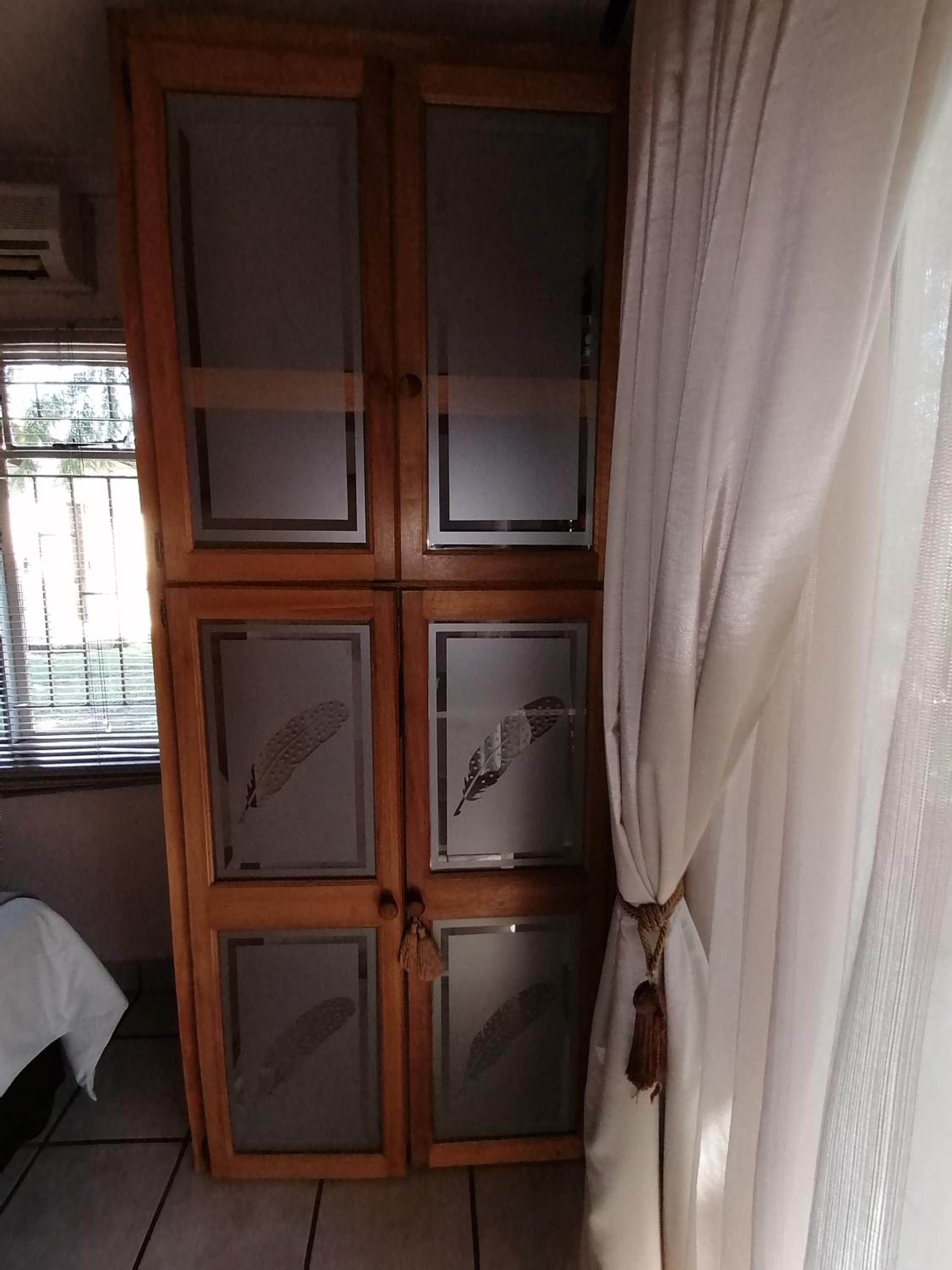 Deluxe Queen Suite - Photo 3