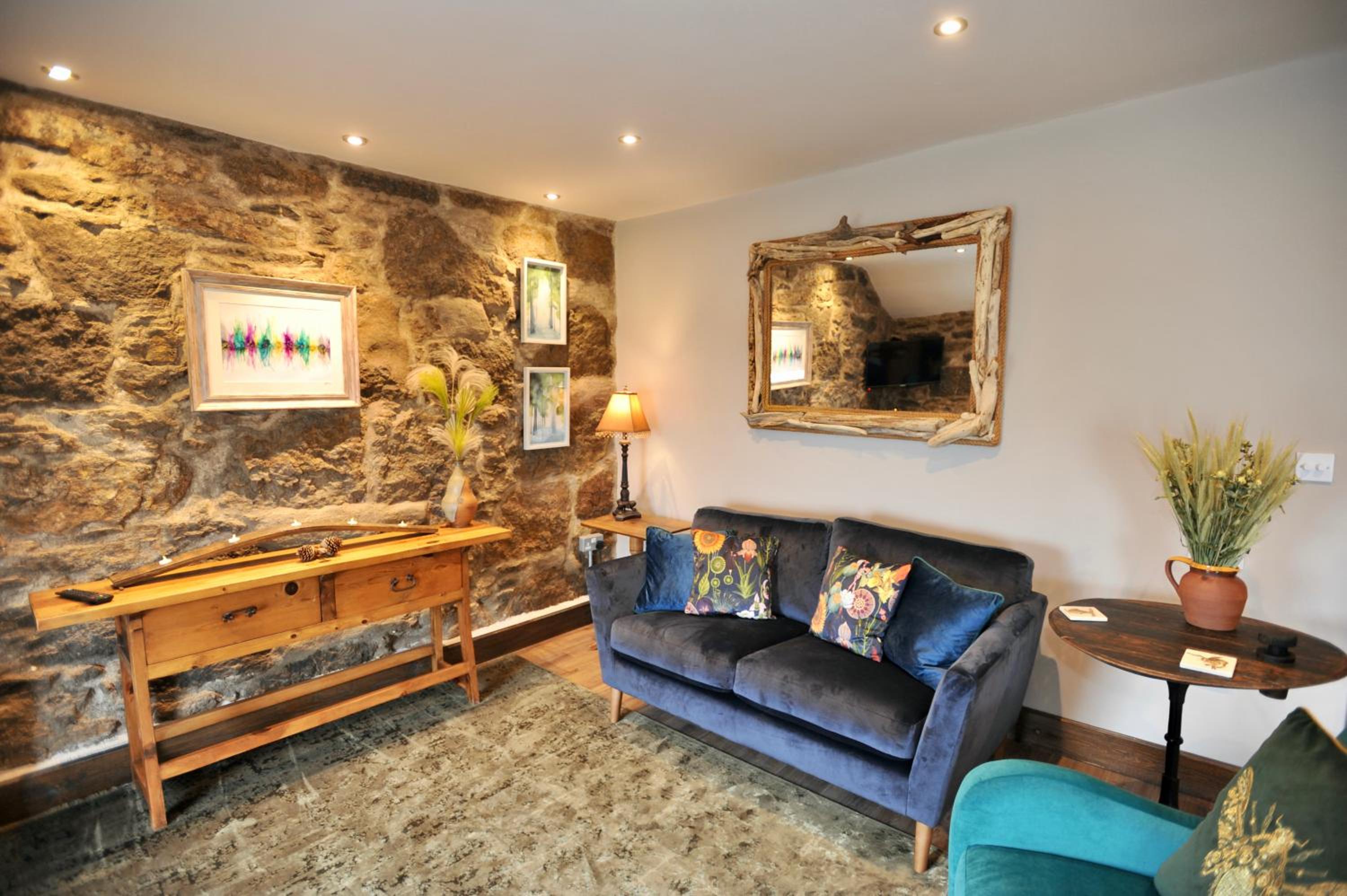 One-Bedroom Apartment - Photo 9