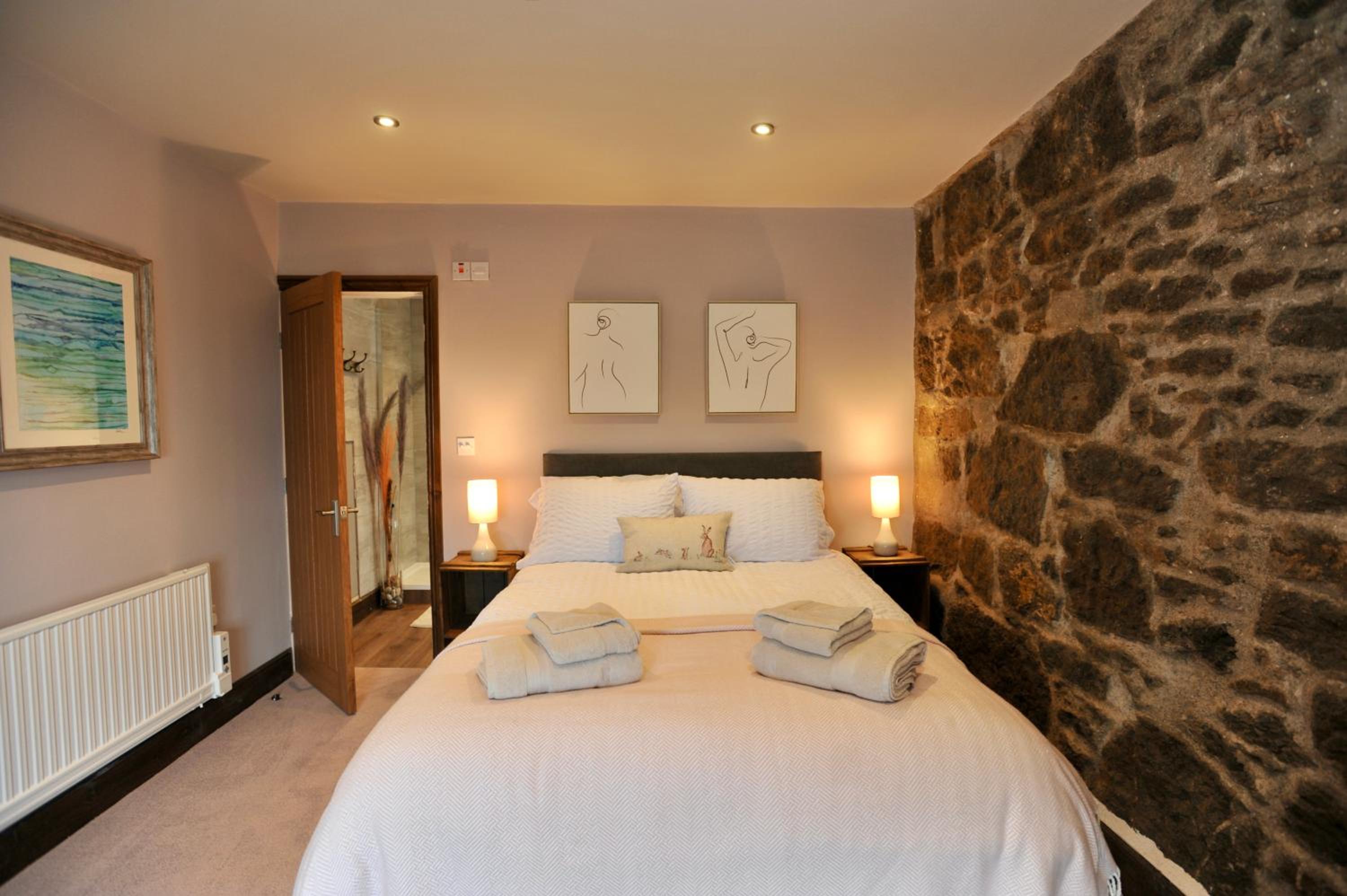 One-Bedroom Apartment - Photo 10