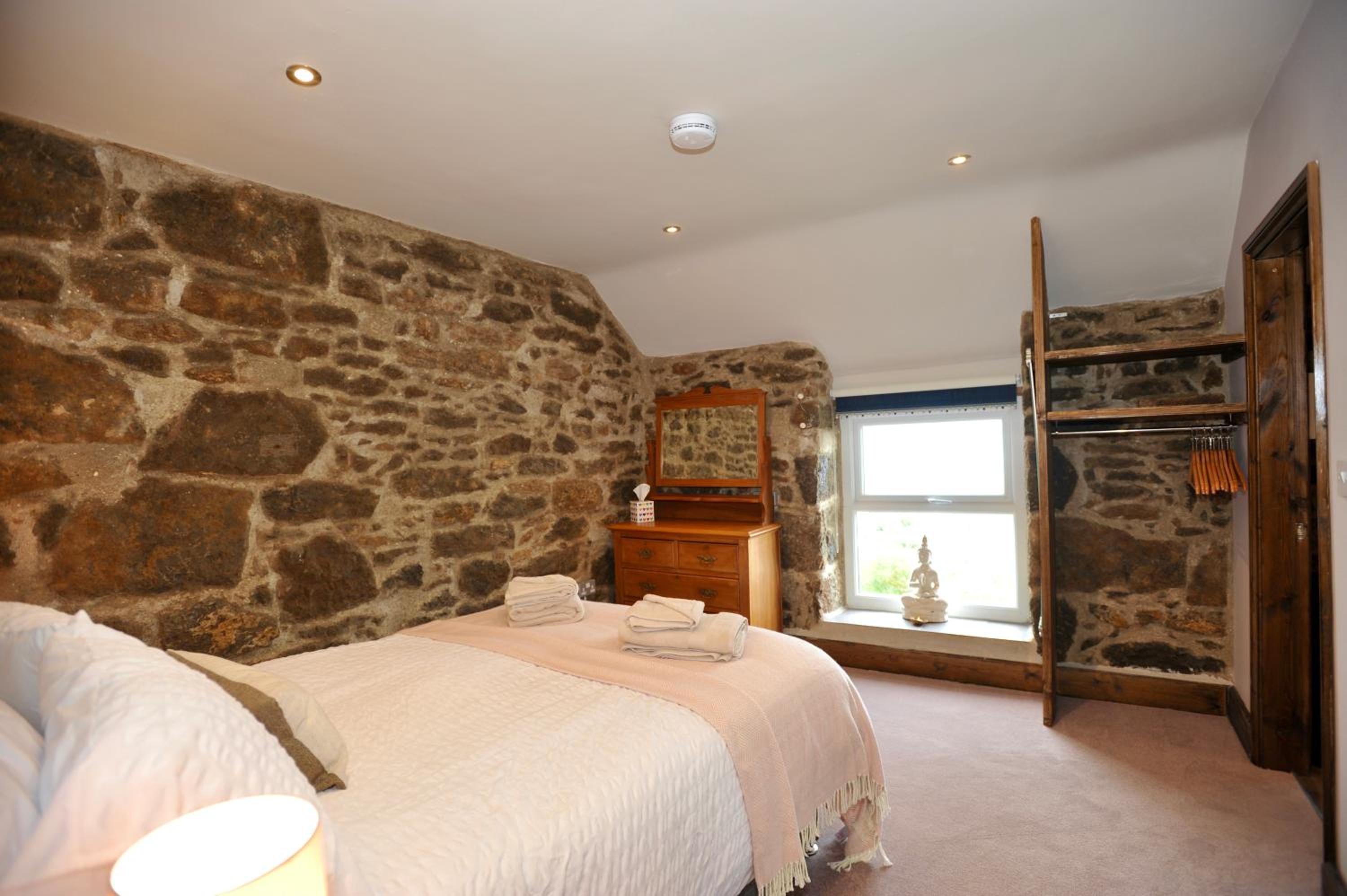 One-Bedroom Apartment - Photo 14