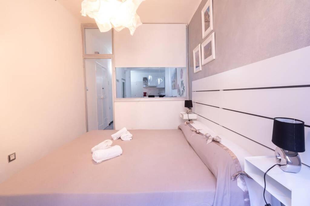 One-Bedroom Apartment - Photo 1