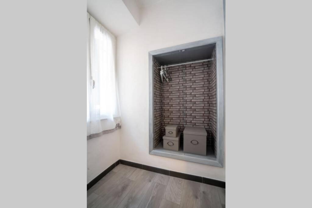 One-Bedroom Apartment - Photo 12