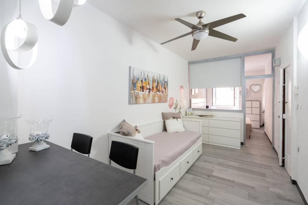 One-Bedroom Apartment - Photo 11