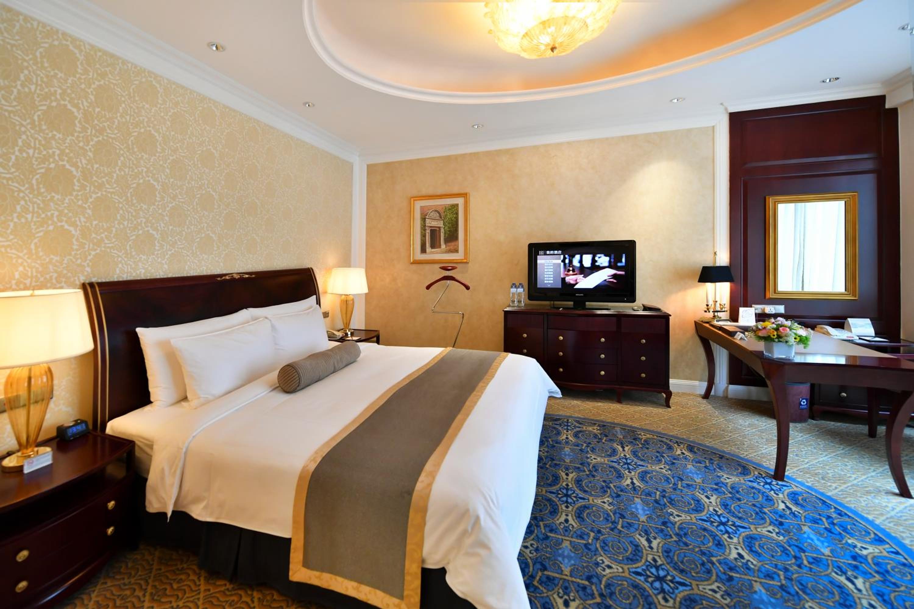 Deluxe Business Double Room