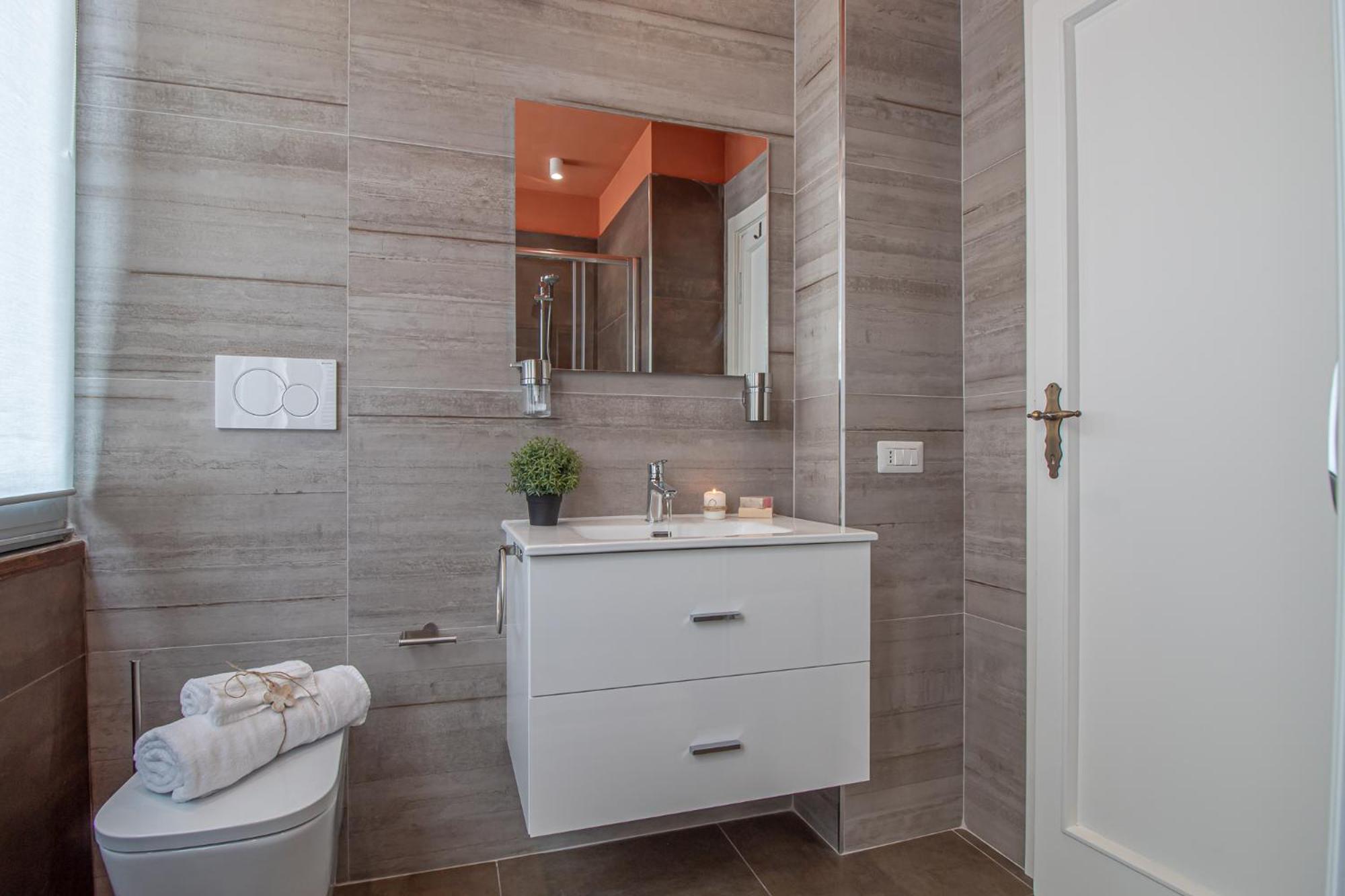 One-Bedroom Apartment - Photo 8