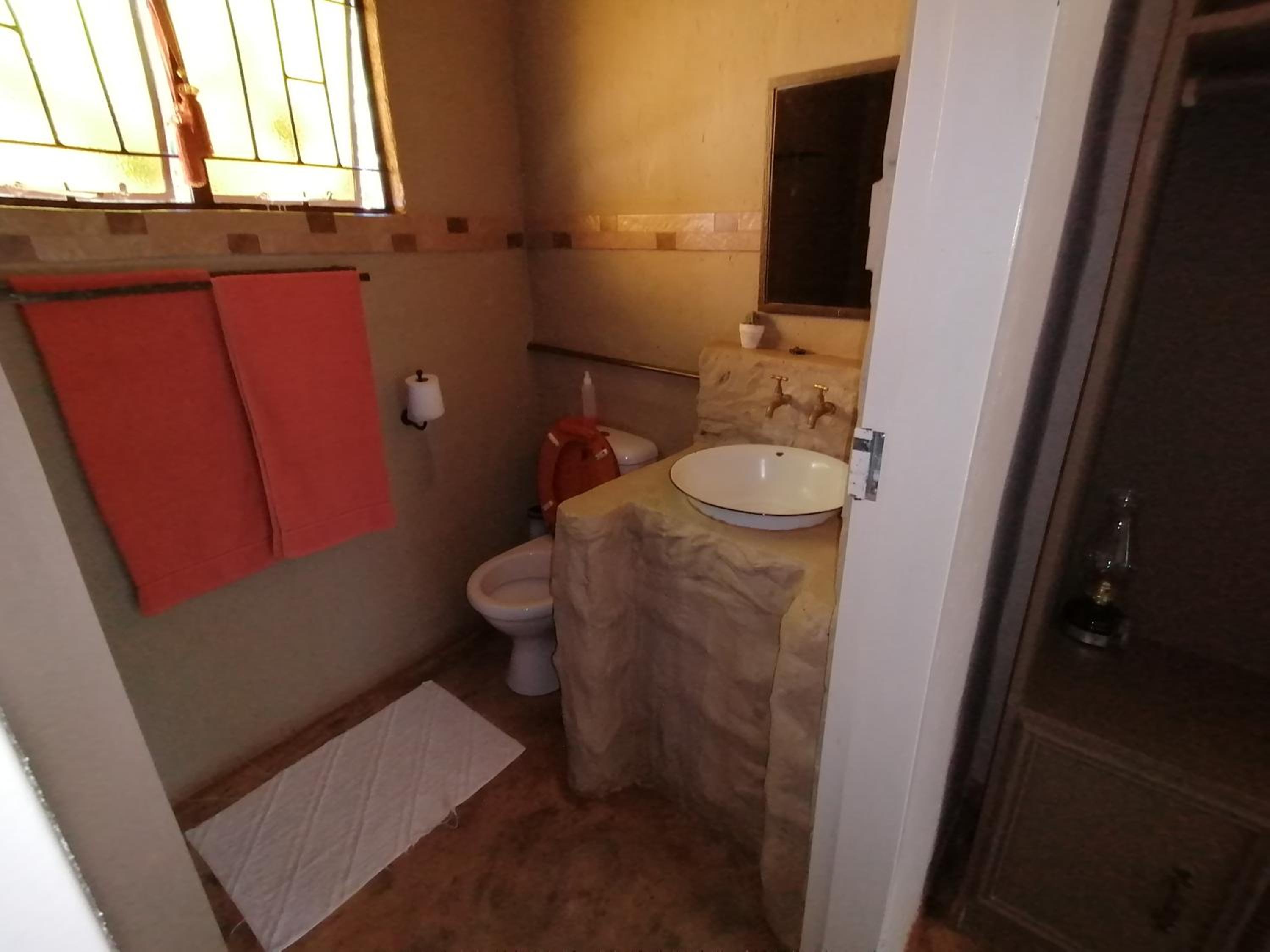 Budget Double Room - Photo 5