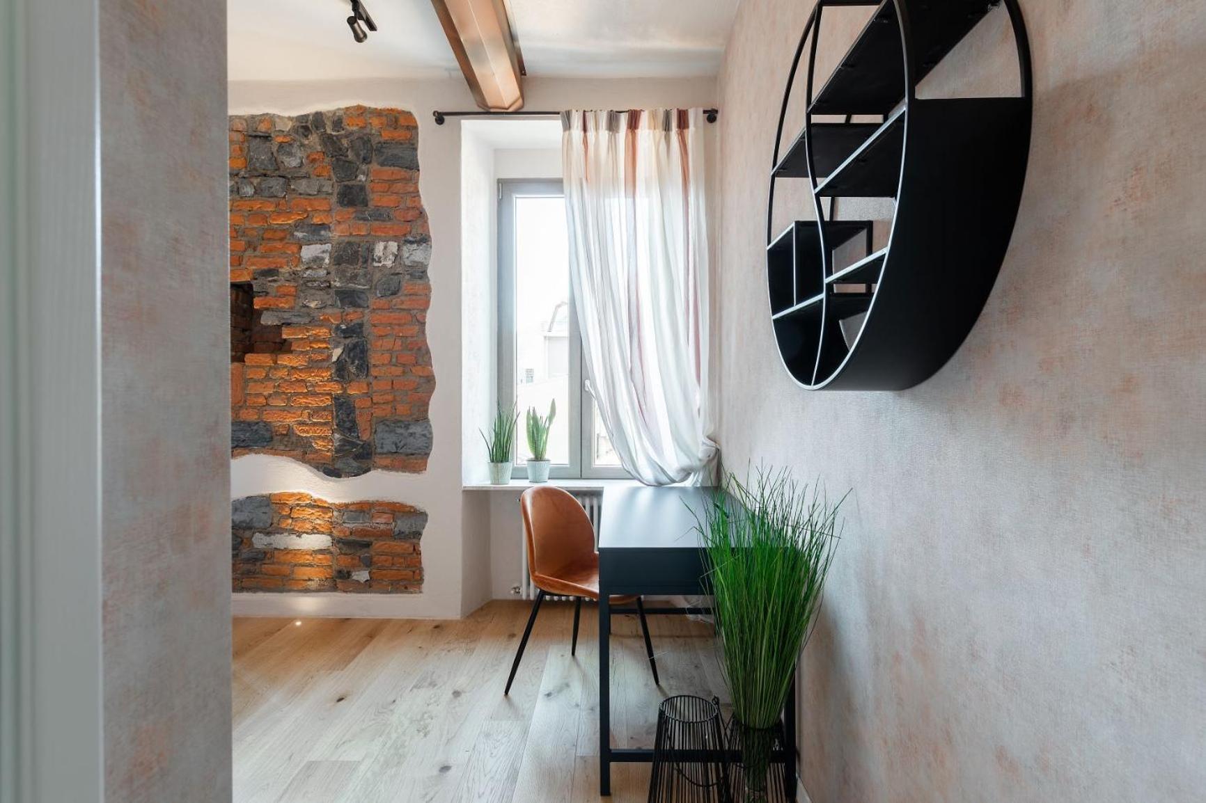 One-Bedroom Apartment - Photo 37