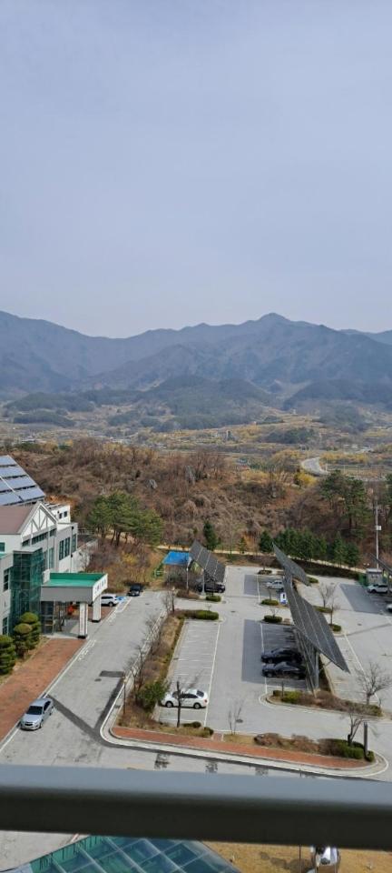 Korean-Style Room with Mountain View photo 2