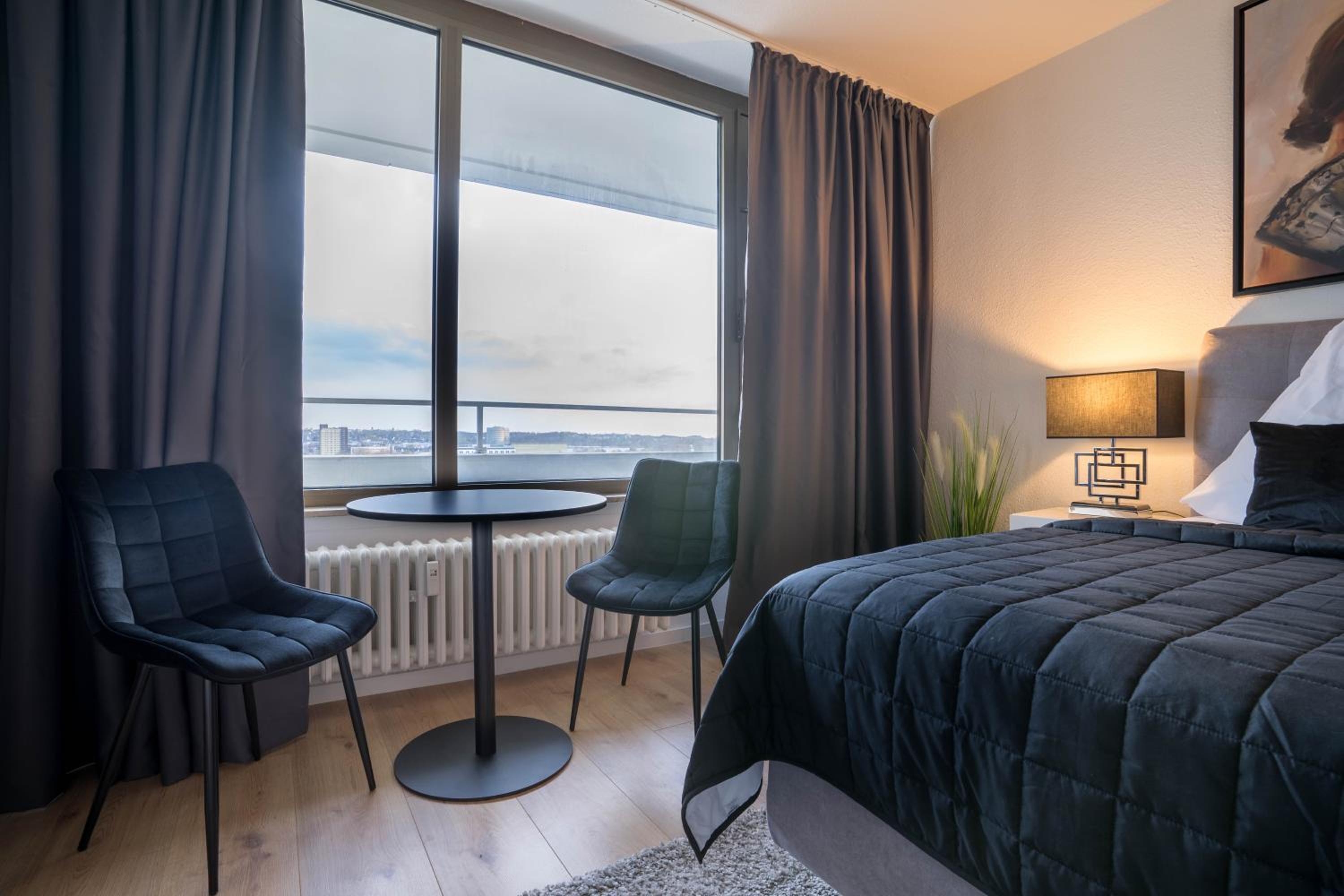 One-Bedroom Apartment - Photo 8