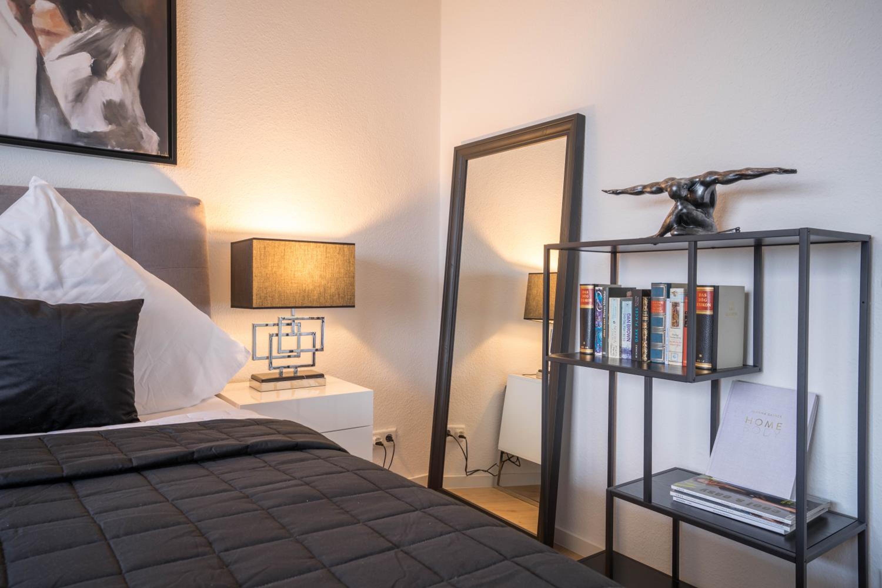 One-Bedroom Apartment - Photo 5