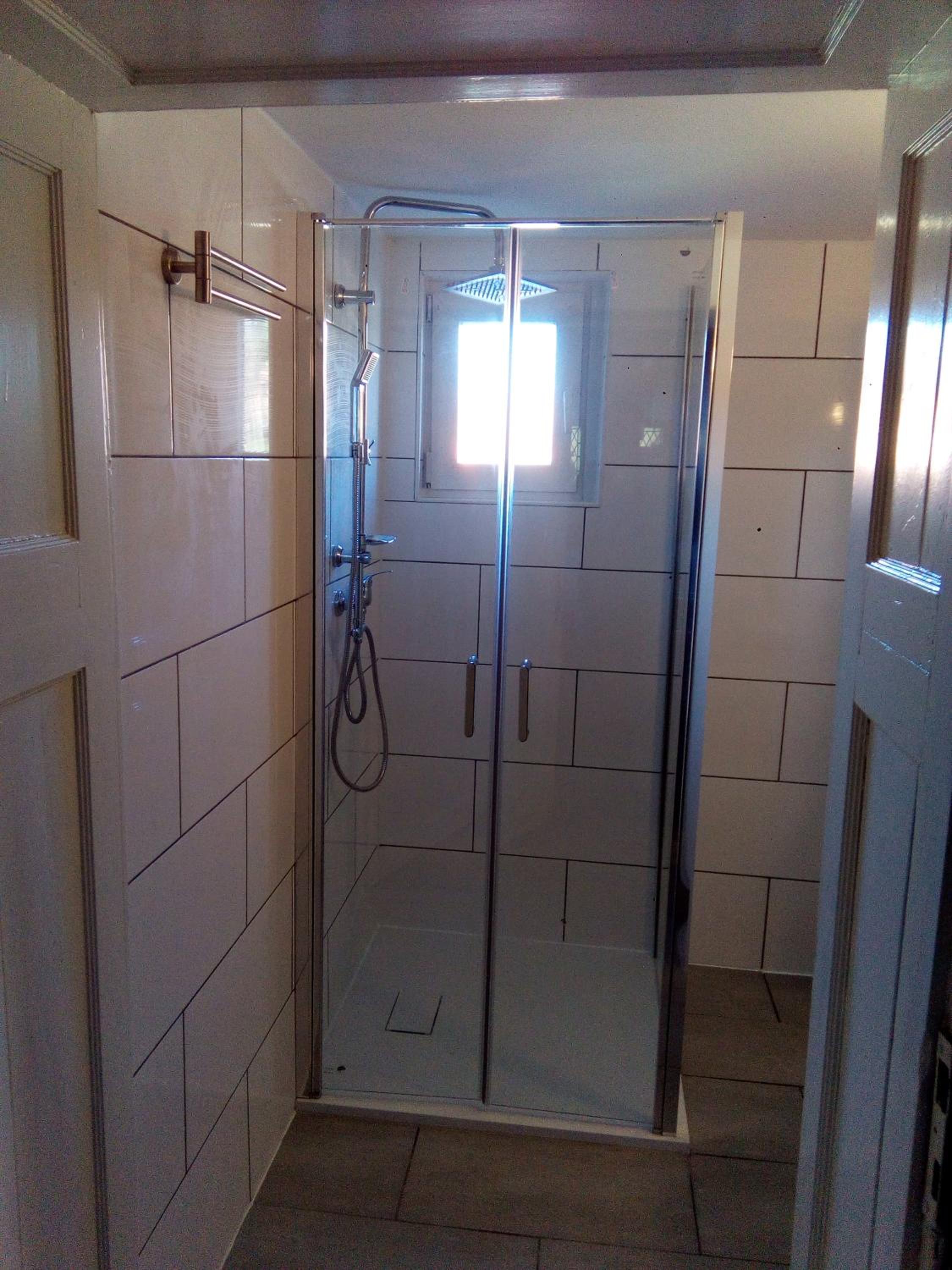 Double Room - Photo 16