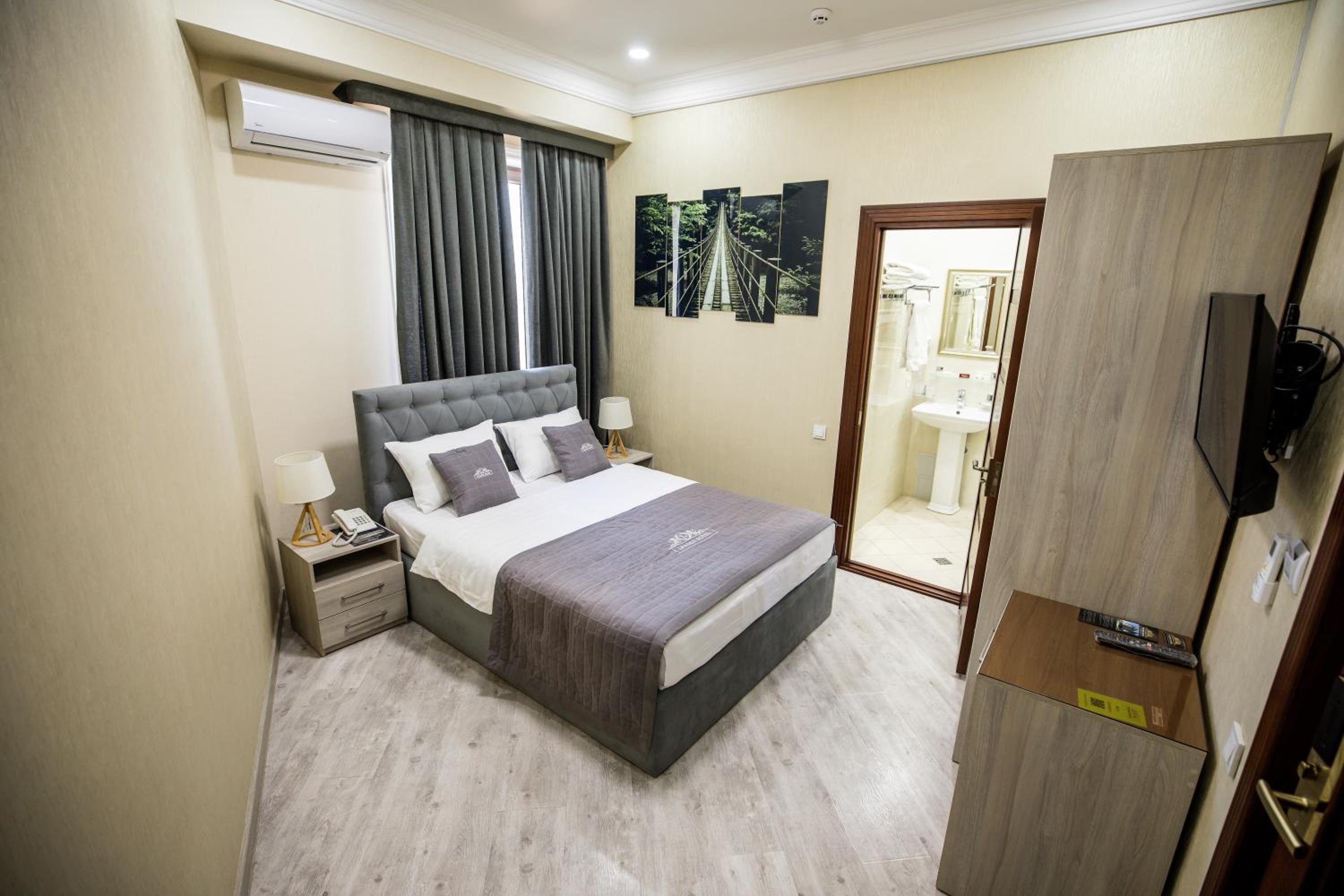 Standard Double Room - Photo 3