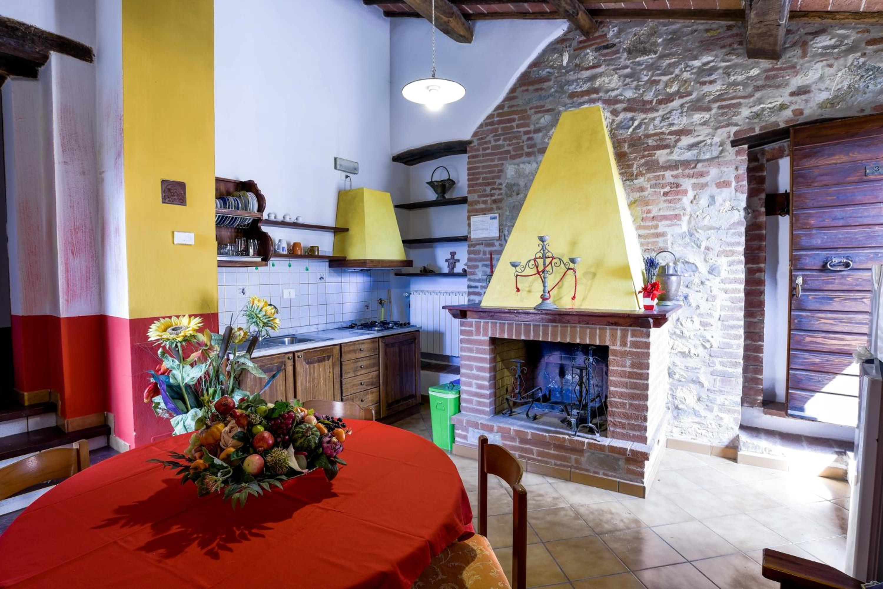 Two-Bedroom Apartment - Photo 16
