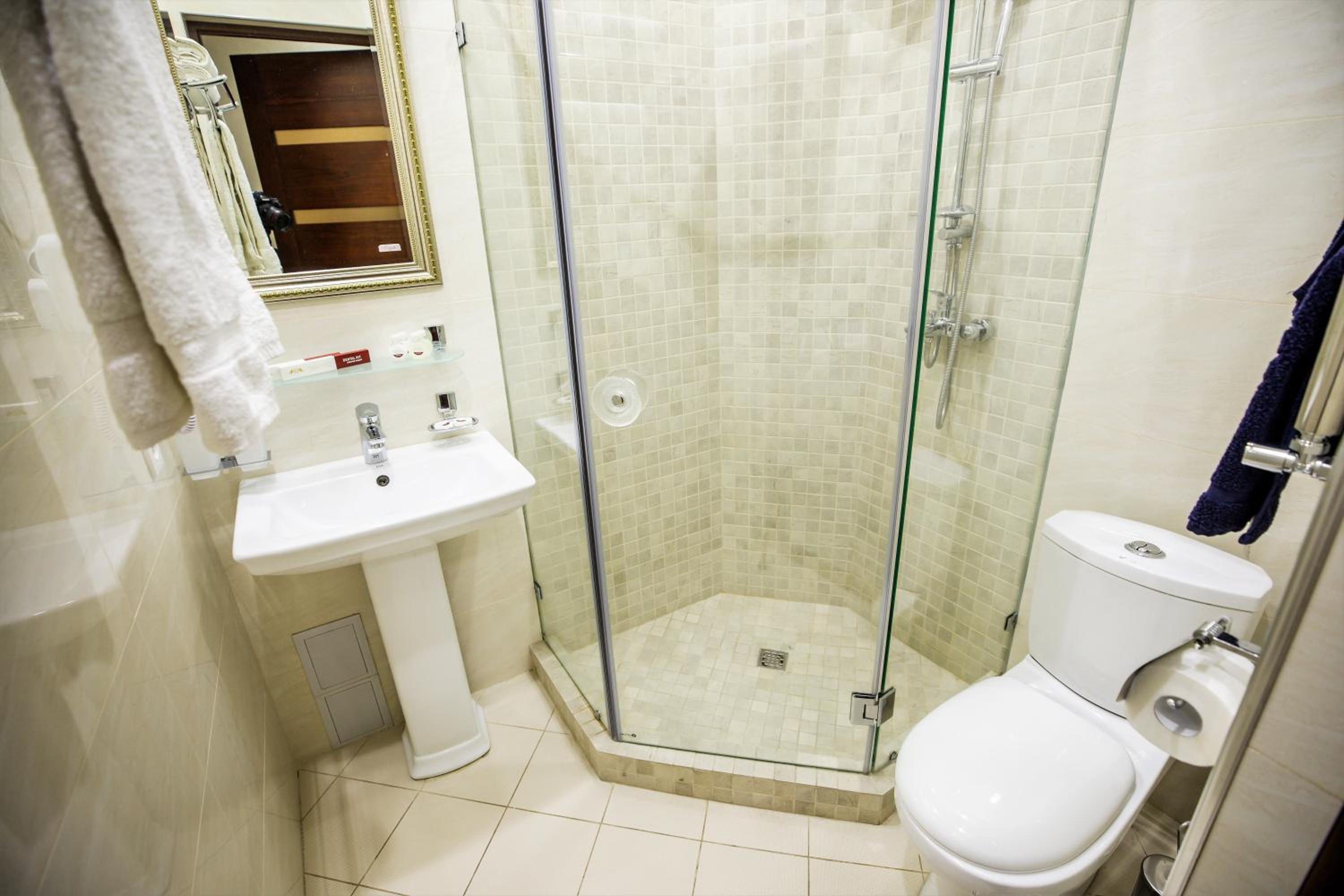Small Double Room - Photo 3