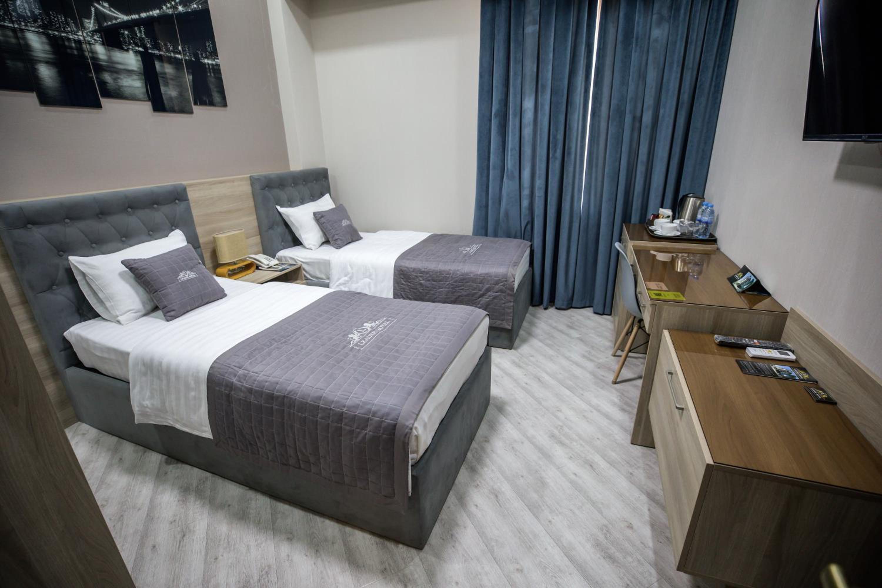 Standard Twin Room - Photo 5