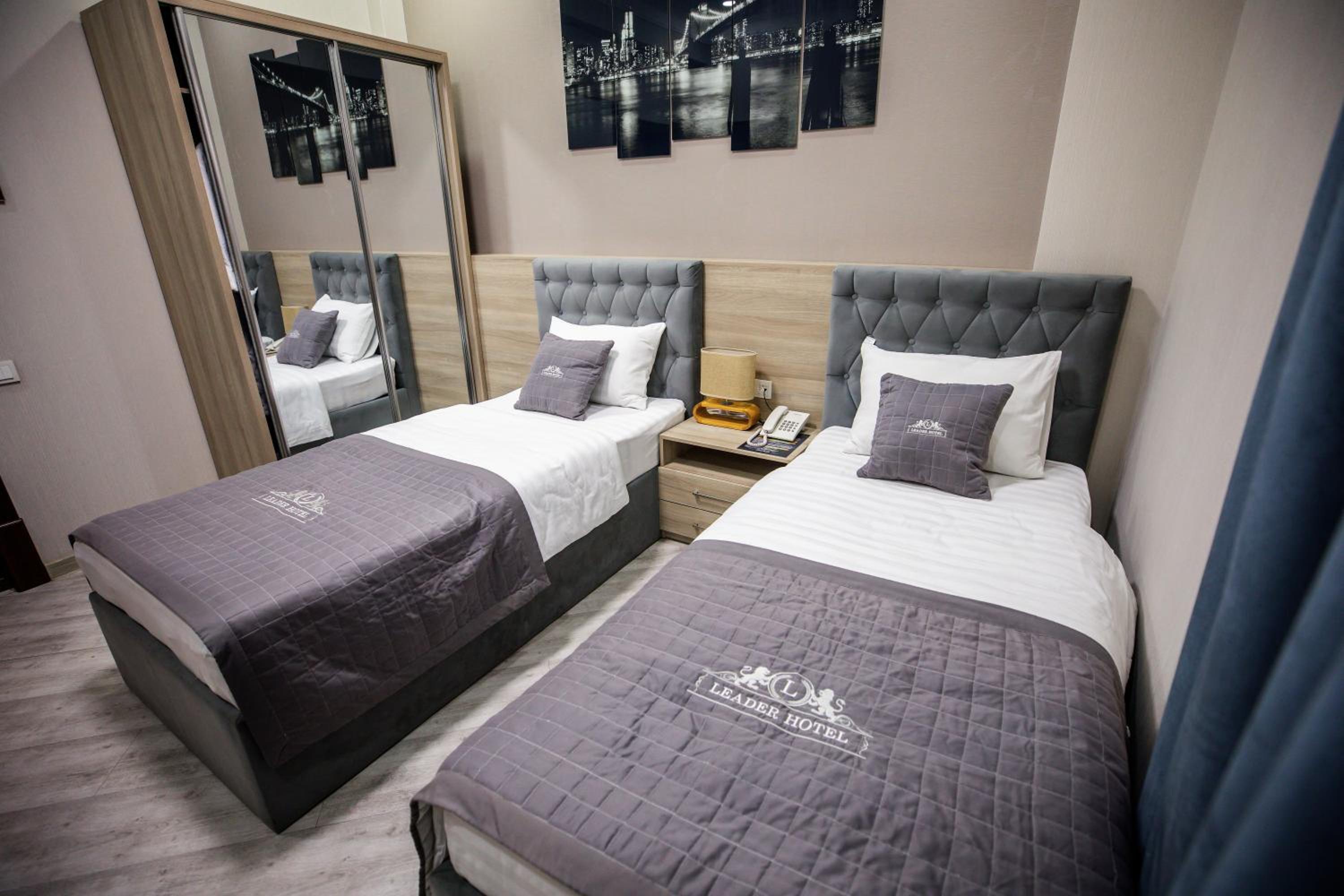 Standard Twin Room - Photo 8