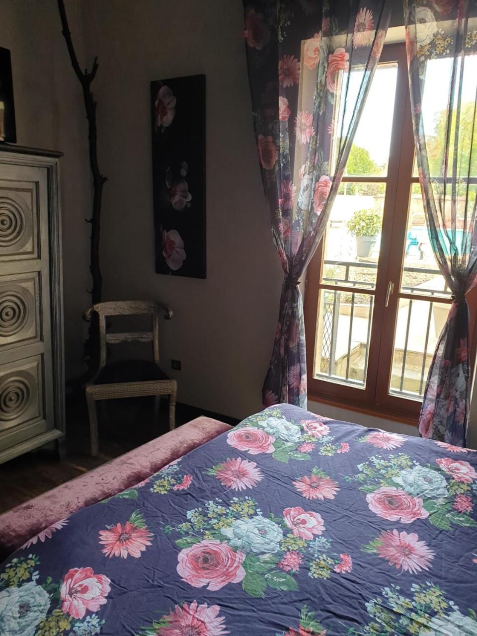 King Room with Pool View - Photo 7